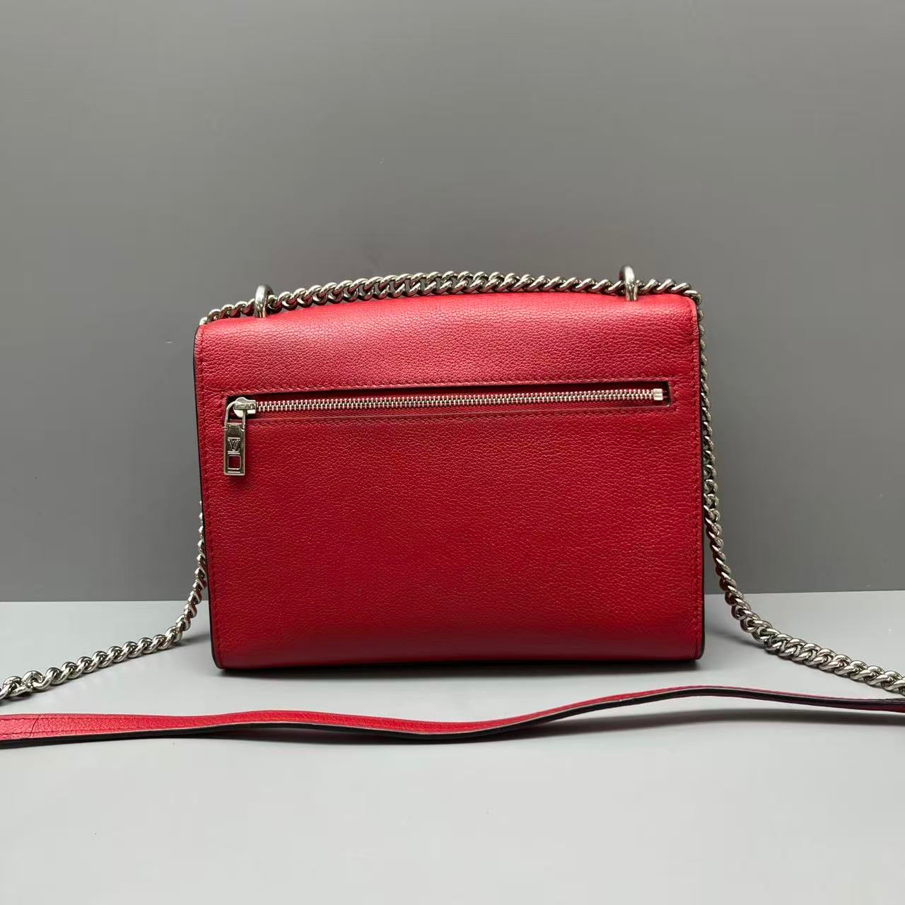 Louis Vuitton - Lockme Chain Bag - Grained calfskin leather - Red - (small)
