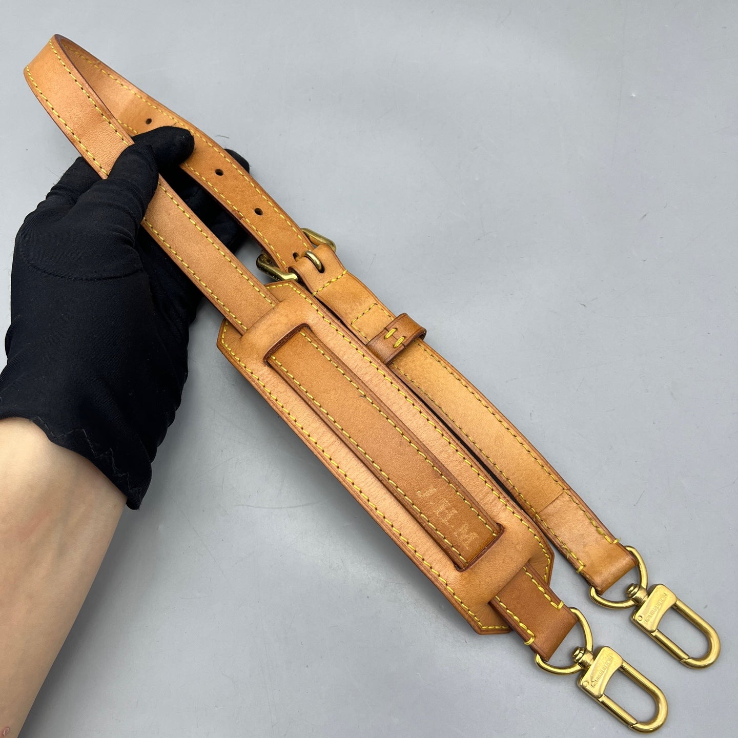 Louis Vuitton - Sirius Monogram Canvas - Leather - Brown - (Medium)