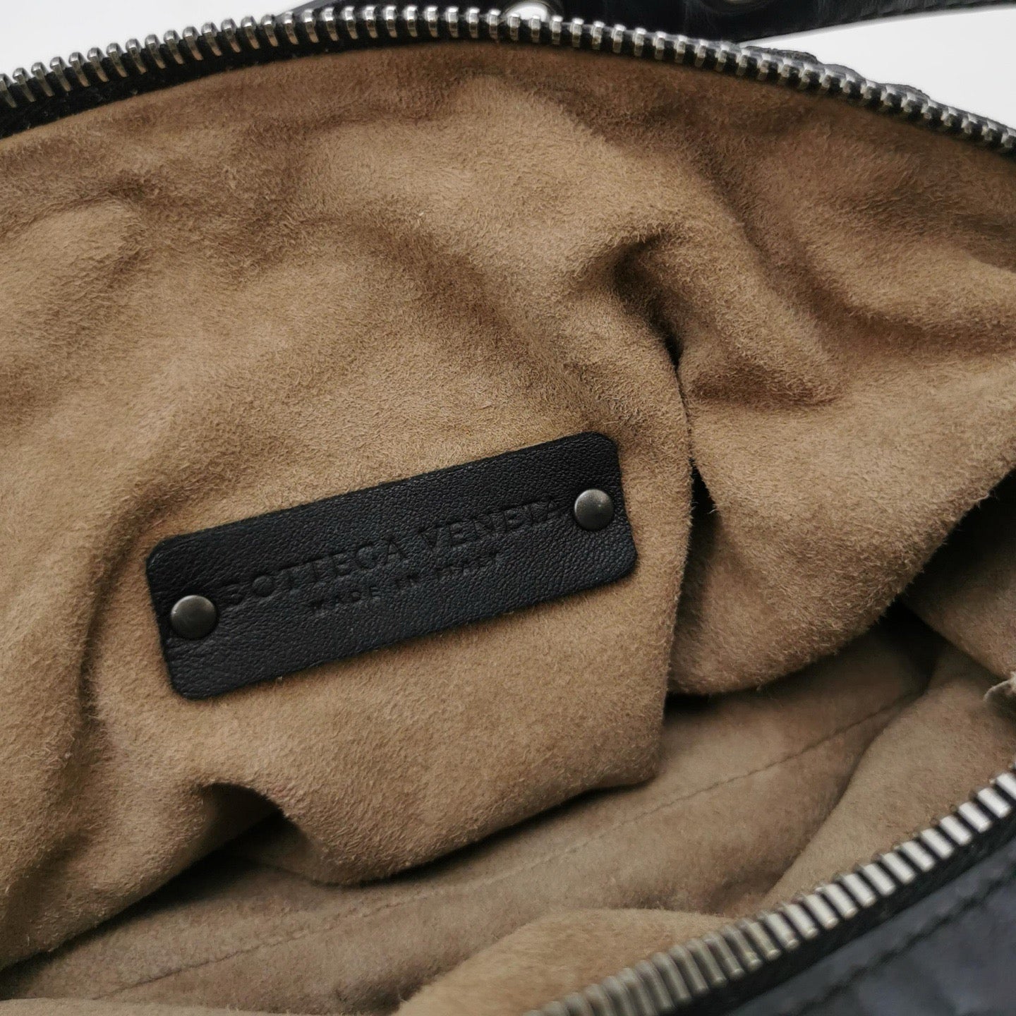 Bottega Veneta - Intrecciato Shoulder Bag - Lambskin leather - Black - (Medium)