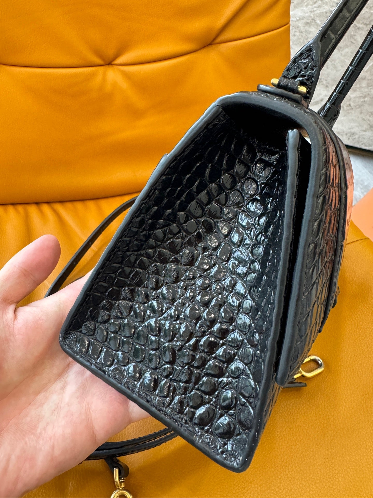 Balenciaga - Hourglass Small Top Handle Bag - Leather - Black - (mini)