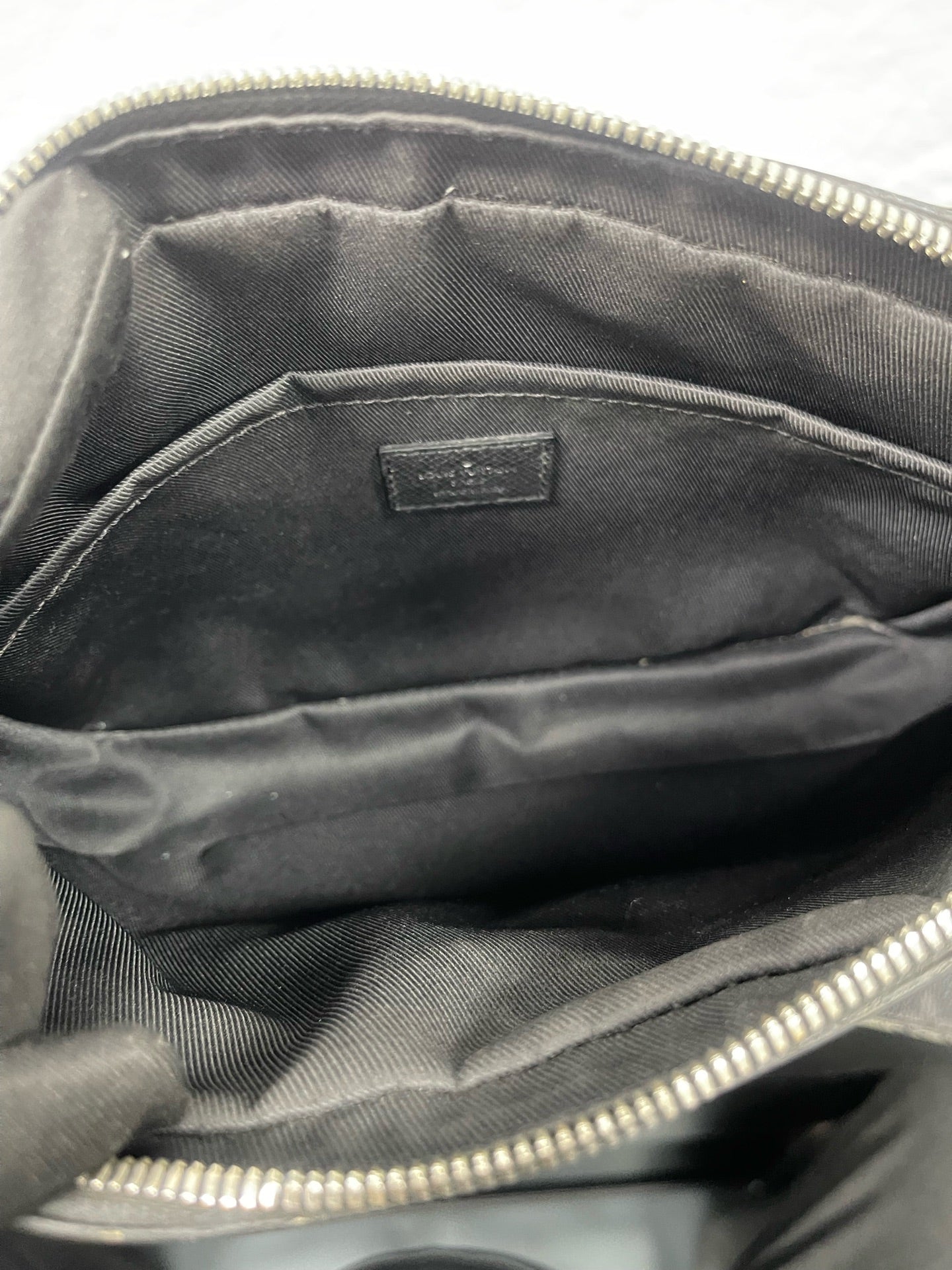 Louis Vuitton - Outdoor Messenger Bag - Monogram Eclipse Reverse coated canvas and Taiga leather - Black - (Medium)