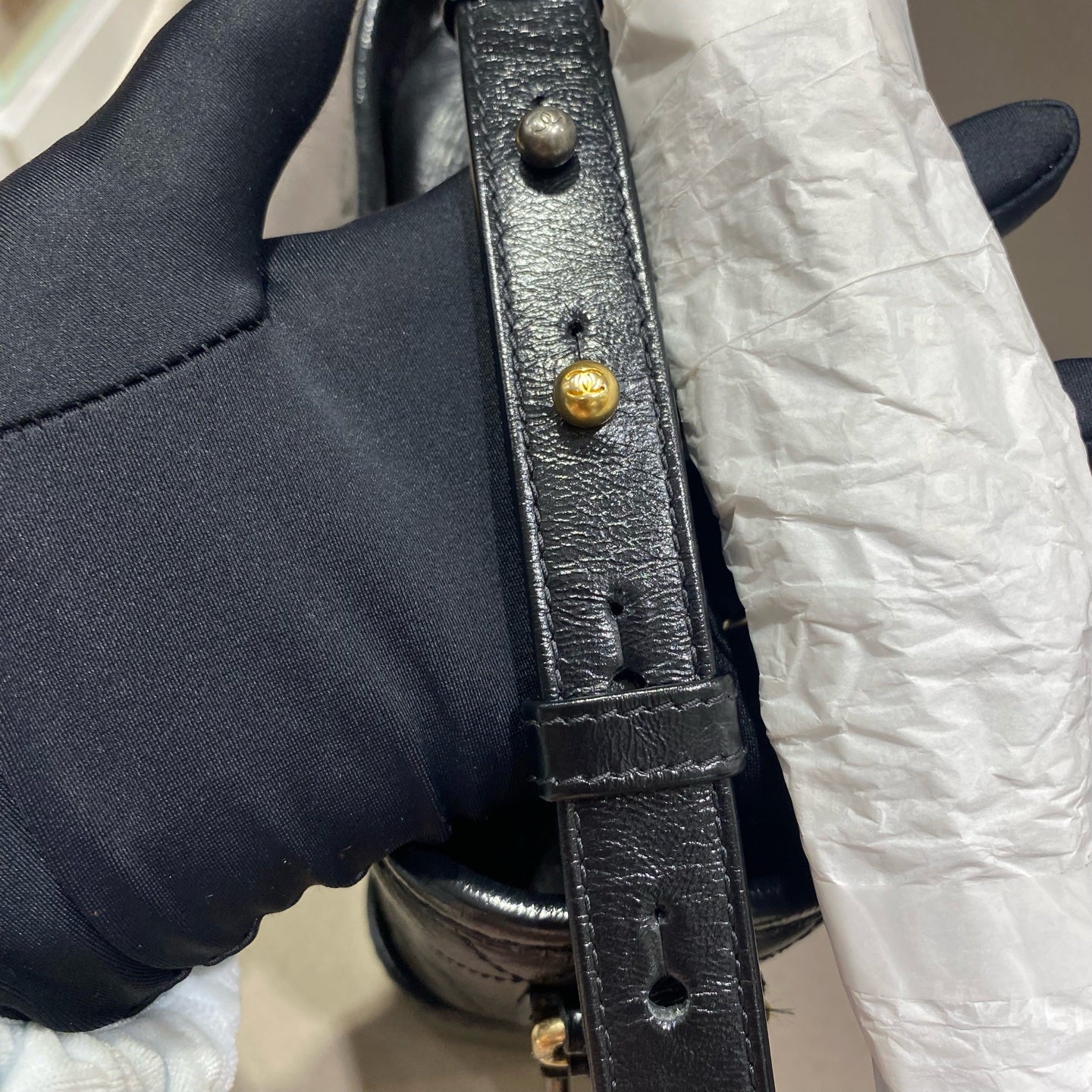Chanel - Gabrielle Hobo Bag Small - Aged calfskin leather and smooth calfskin leather - Black with Gold-Tone Hardware - (small)