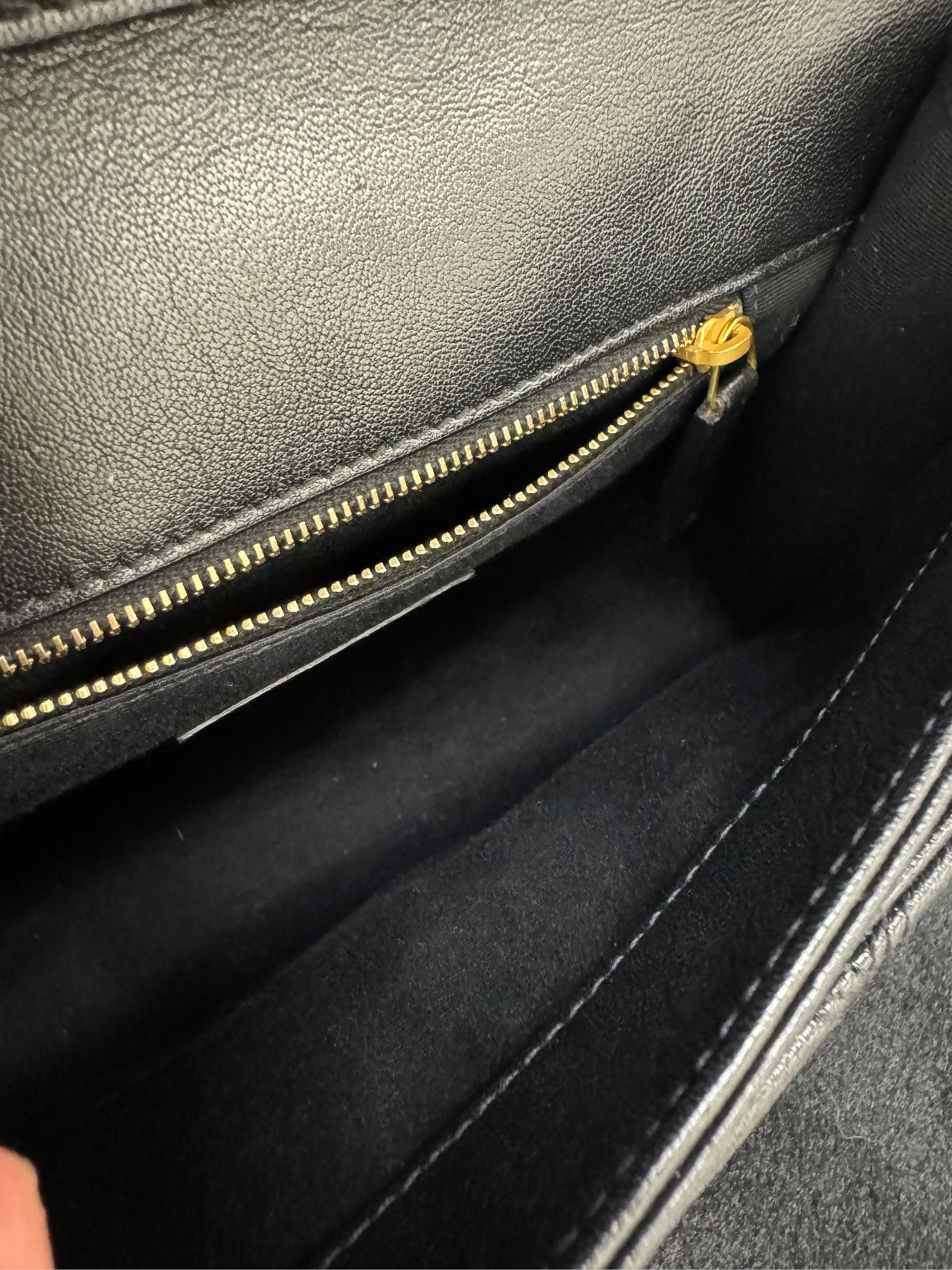 Saint Laurent - Becky Flap Bag - Pebbled calfskin leather - Black - (Medium)