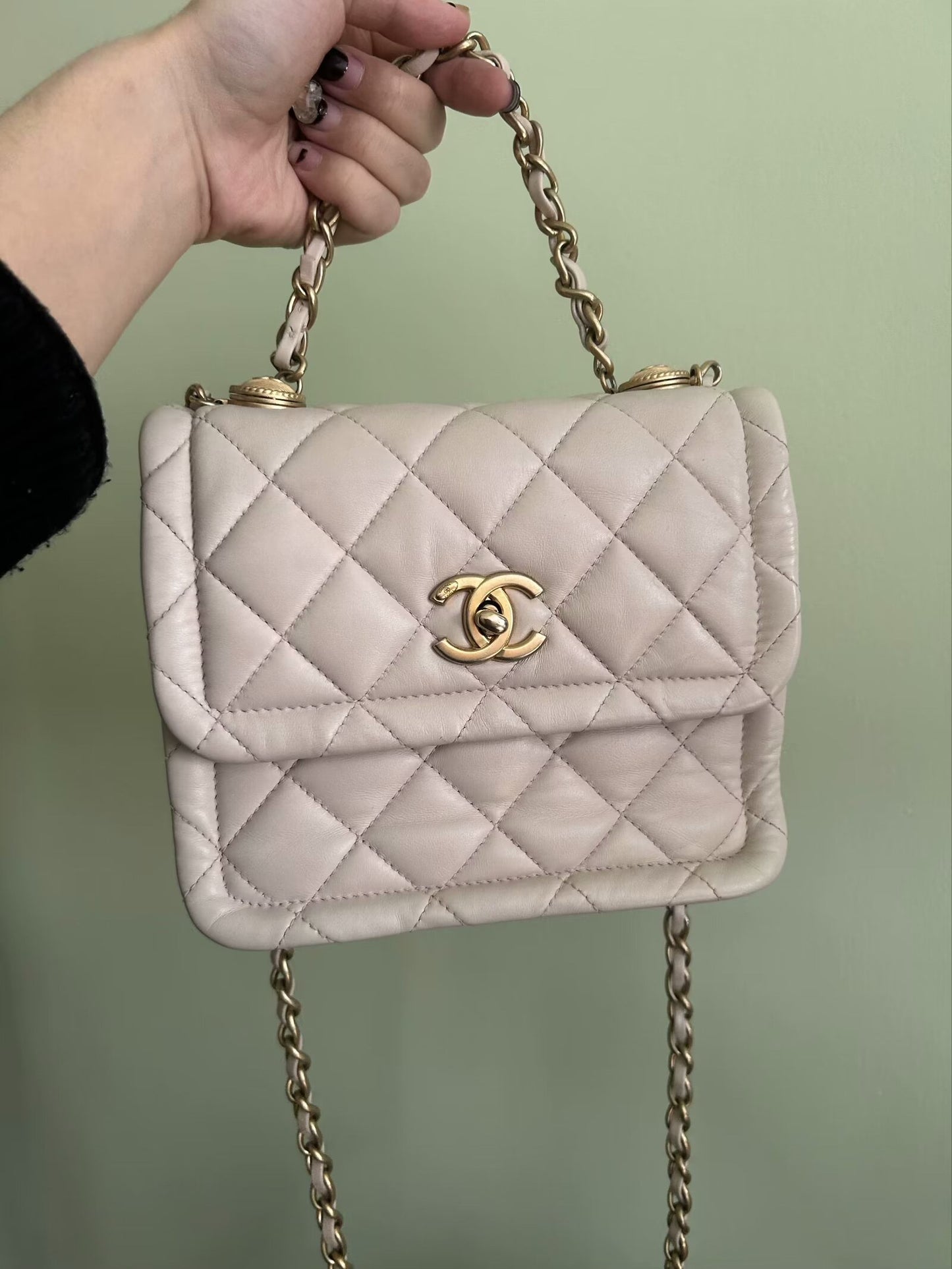 Chanel - Small Quilted Flap Bag with Medallion Chain Details - Lambskin leather - Beige - (Small)