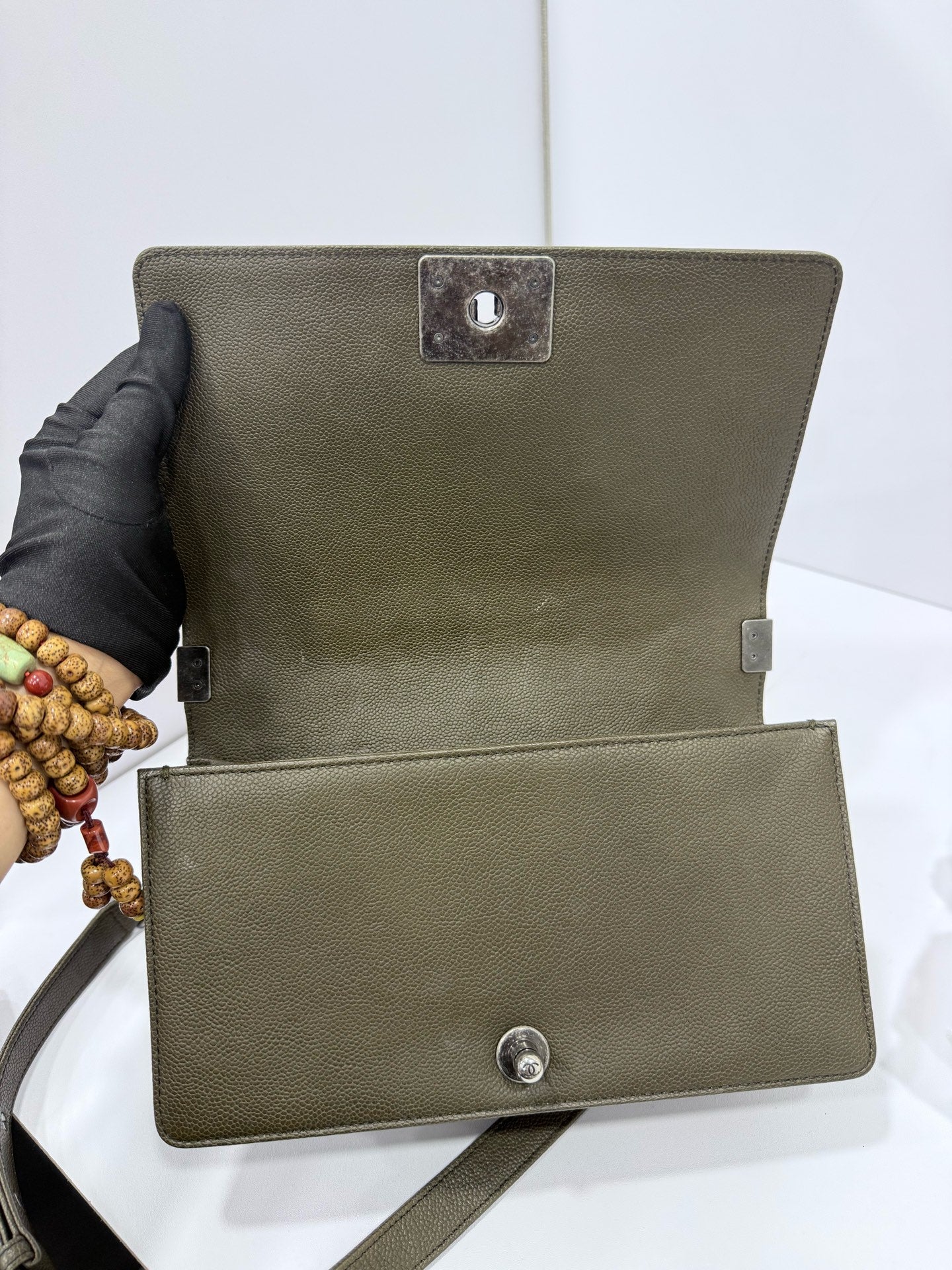Chanel - Boy Bag Medium - Grained calfskin leather - Olive Green - (Medium)