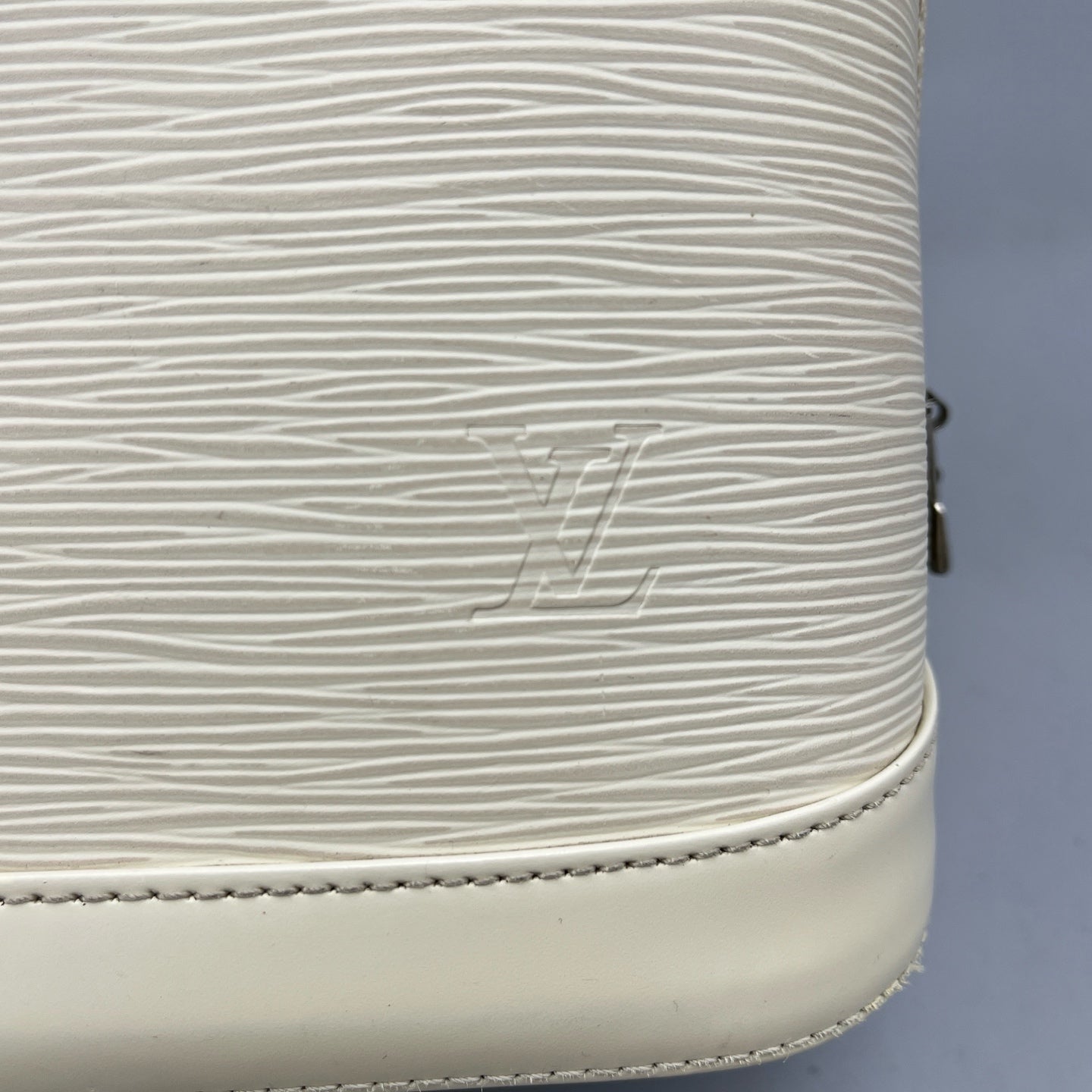 Louis Vuitton - Alma PM - Epi leather - White - (Medium)