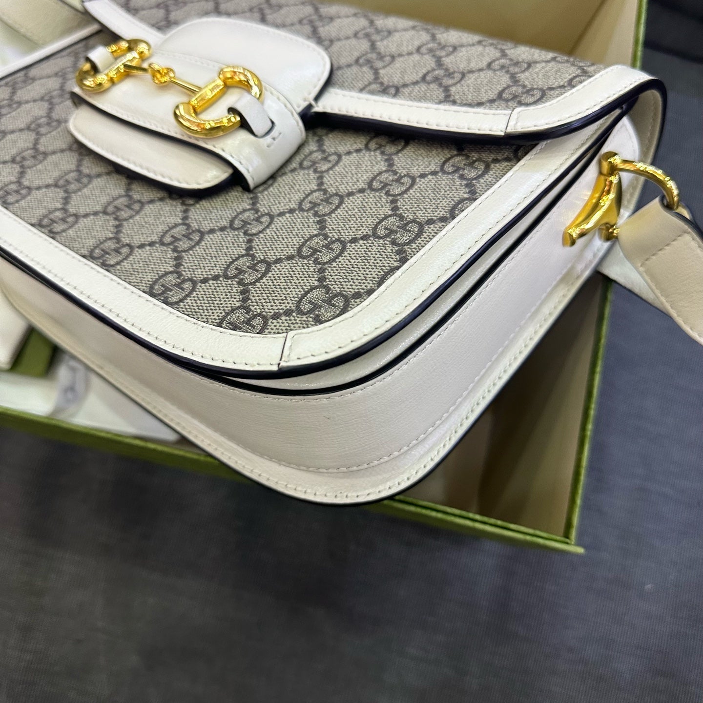 Gucci - 1955 Horsebit Shoulder Bag - GG Supreme canvas with leather trim - Beige with white trim - (Medium)