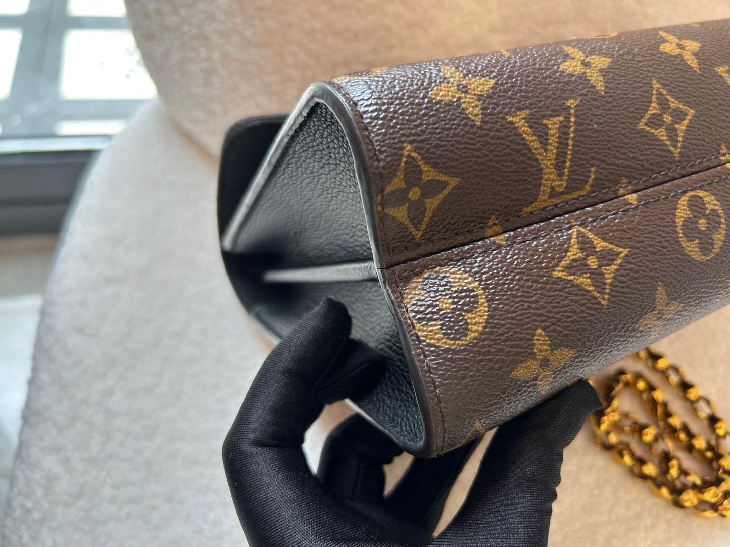 Louis Vuitton - Victoria Chain Bag - Monogram coated canvas with grained leather - Brown and Black - (small)