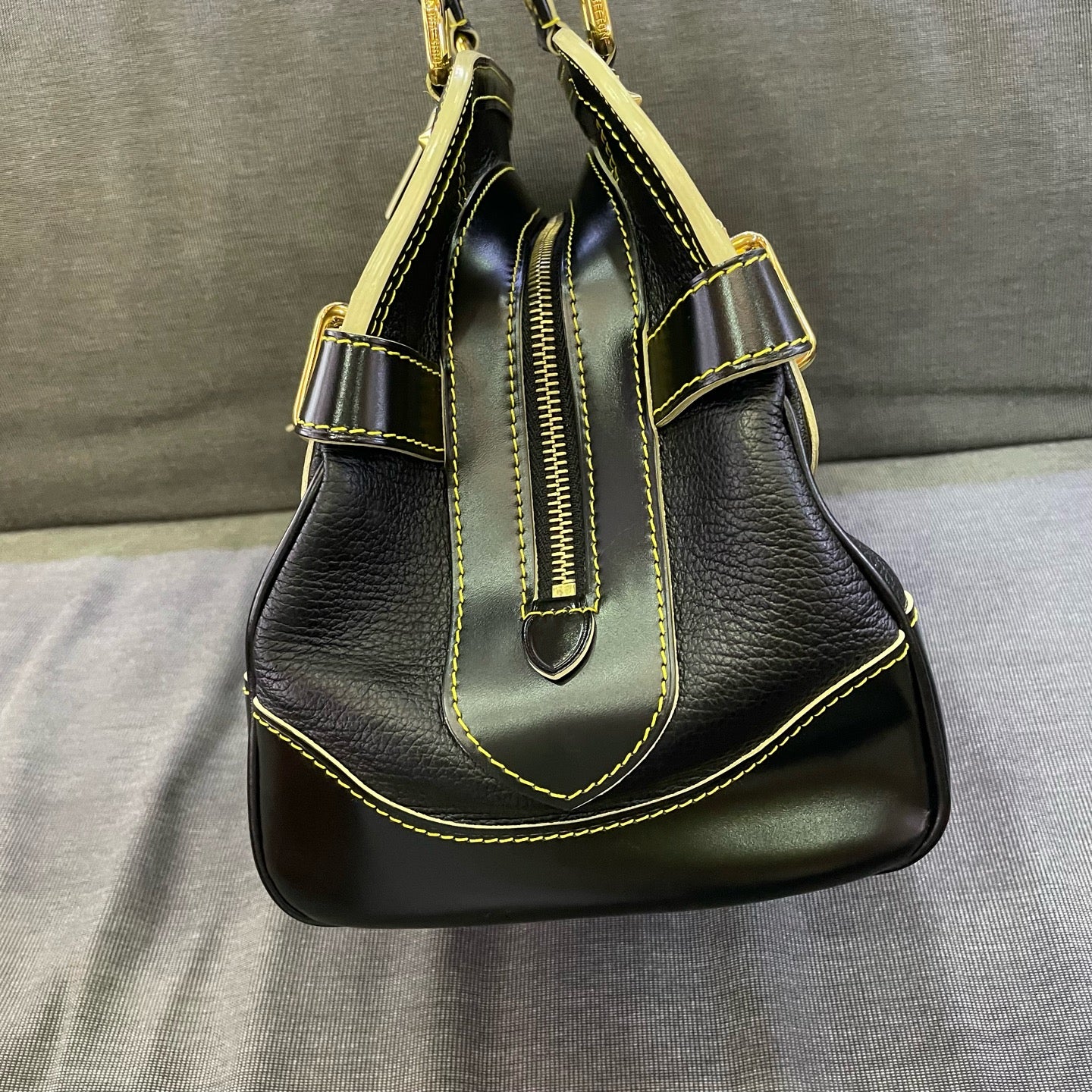 Louis Vuitton - Suhali Handbag - Goatskin leather - Black - (Medium)