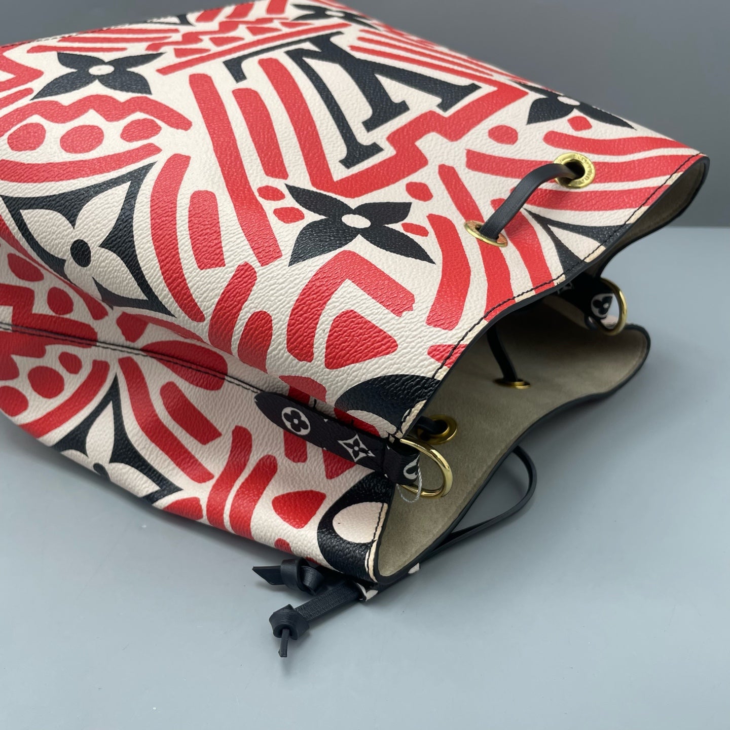 Louis Vuitton - NeoNoe BB - Coated canvas with leather trim - Multicolour - (medium)