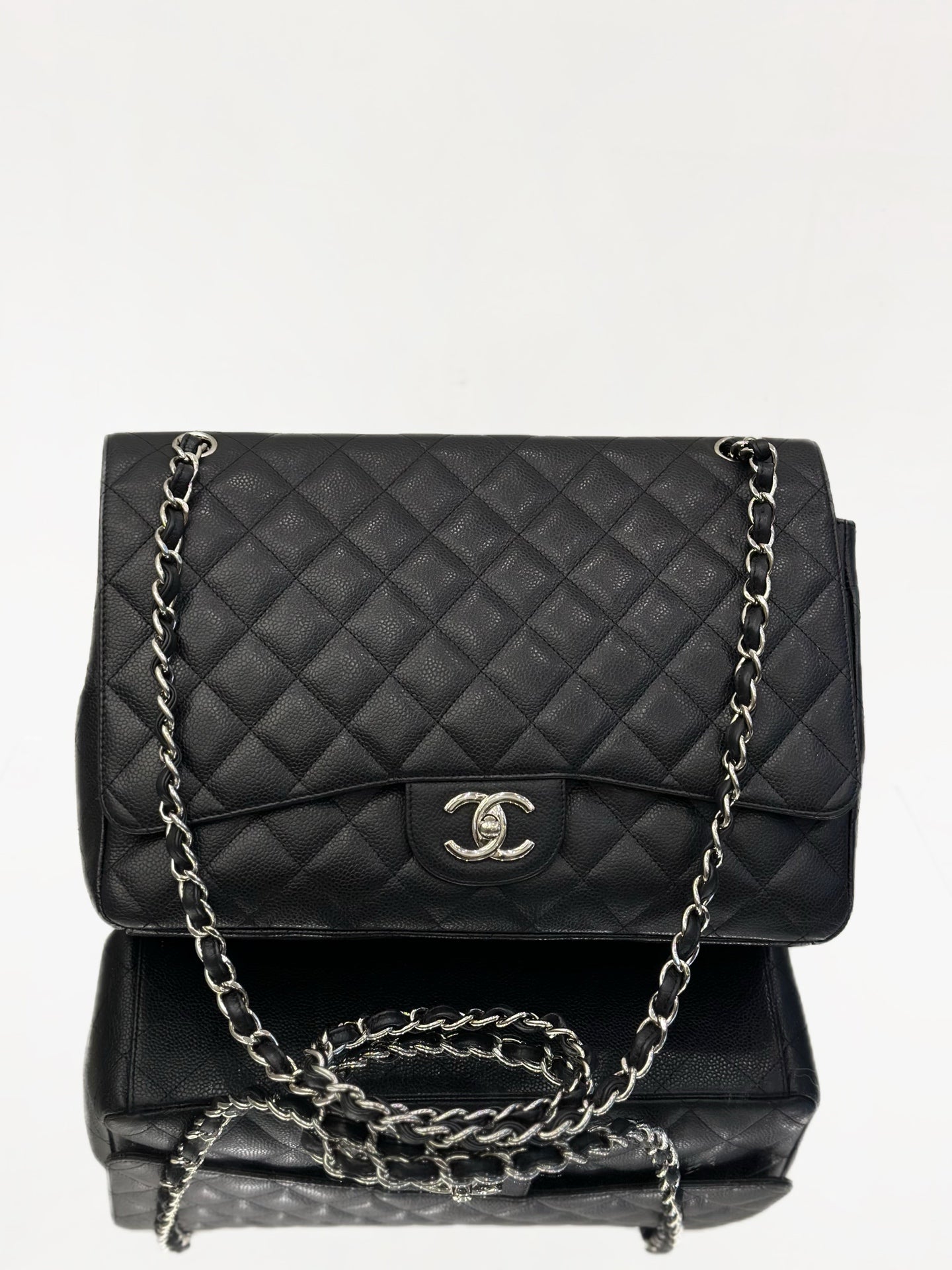 Chanel - Classic Flap Maxi - Leather - Black - (Large)