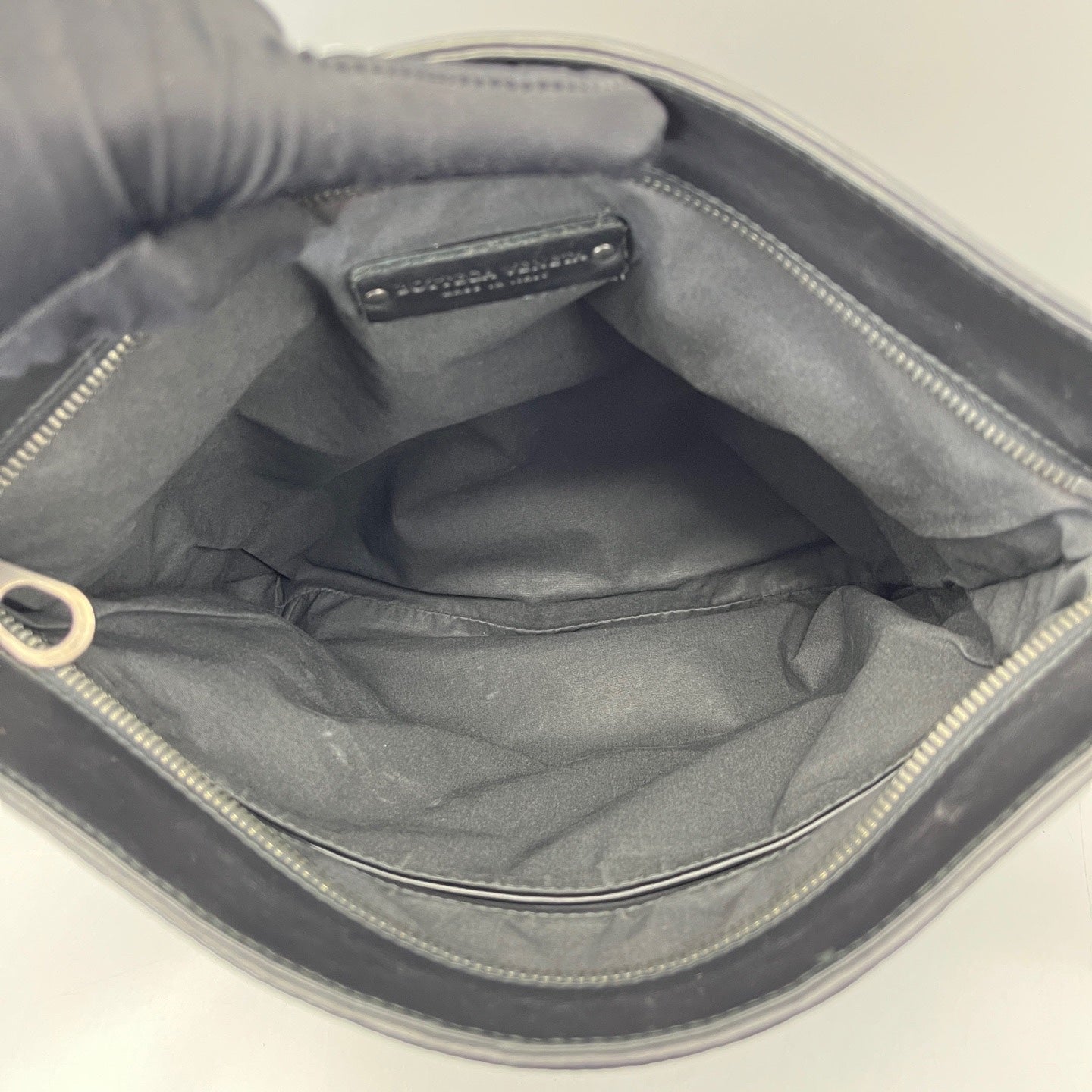 Bottega Veneta - Intrecciato Crossbody Bag - Leather - Black - (medium)