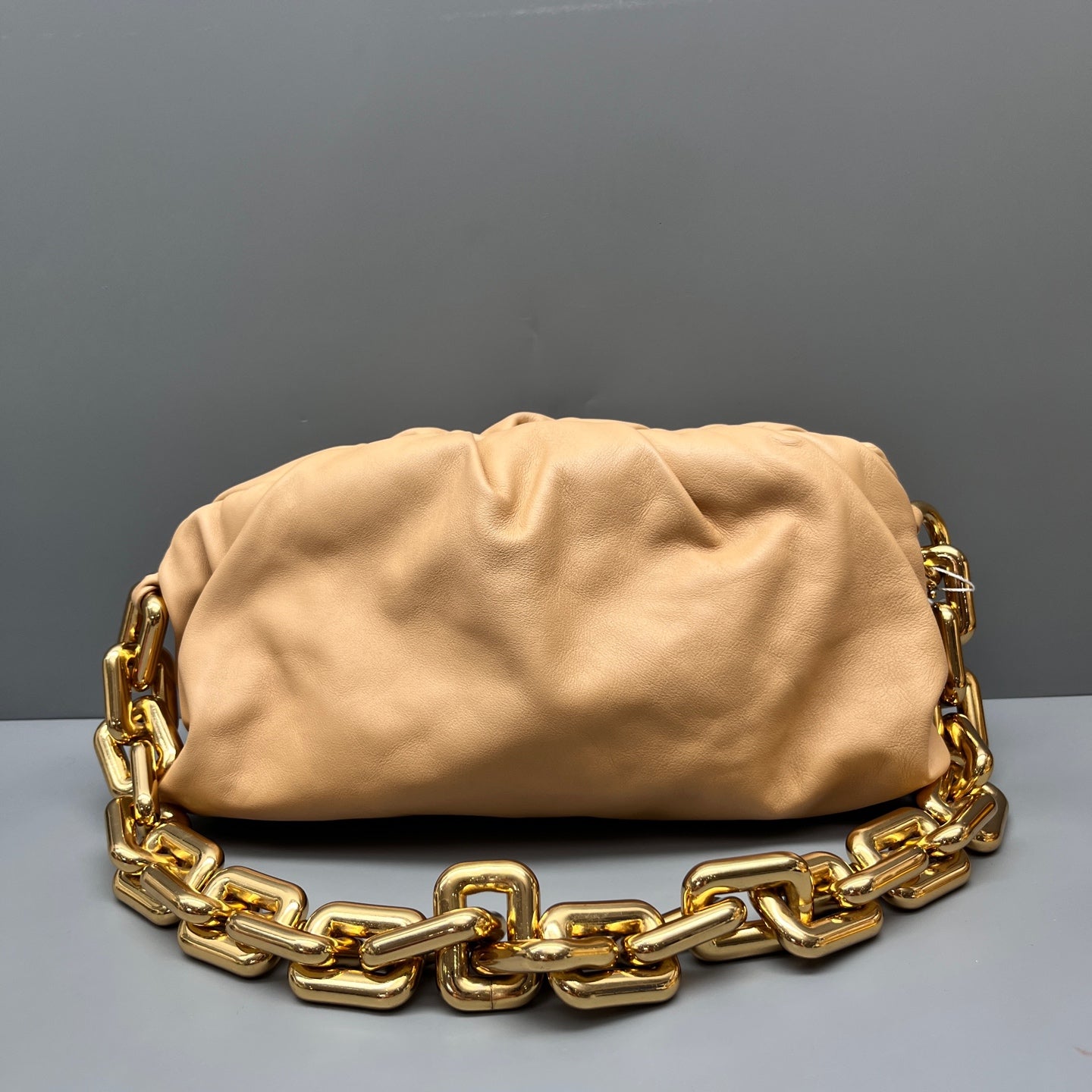 Bottega Veneta - The Chain Pouch - Leather - Beige - (medium)