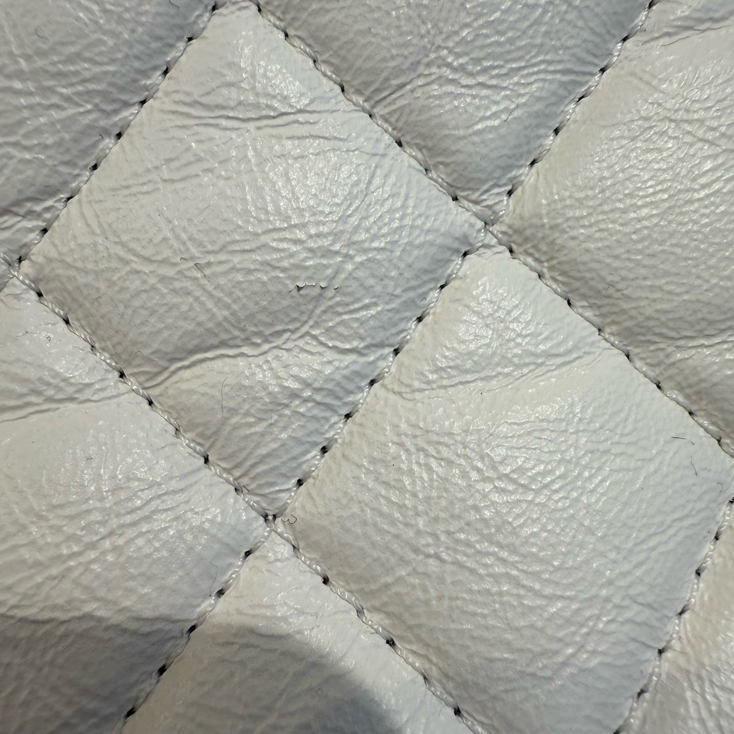 Chanel - Quilted Shopping Tote with Tweed Trim - Cowhide leather - White - (Small)