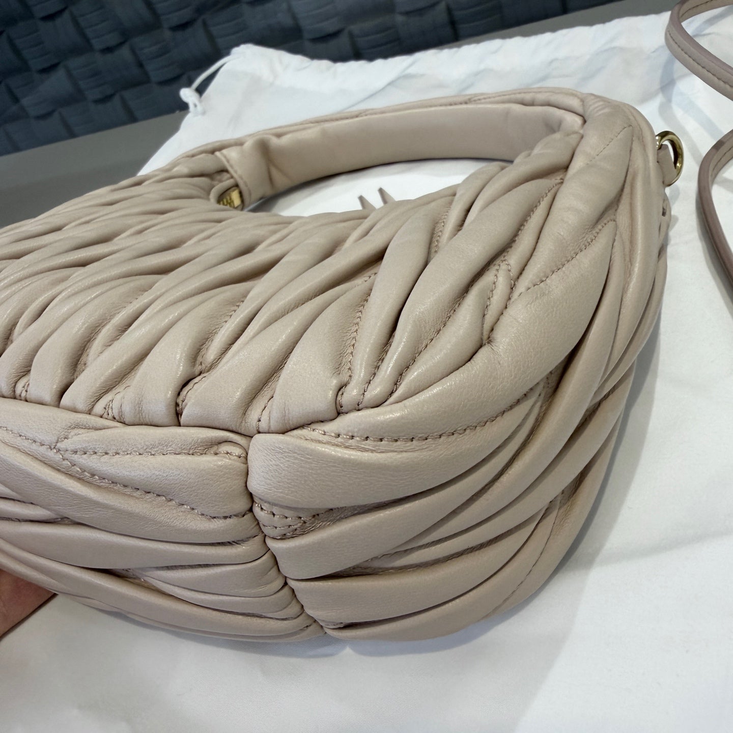 Miu Miu - Matelassé Hobo Shoulder Crossbody Bag - Leather - Pink - (Small)