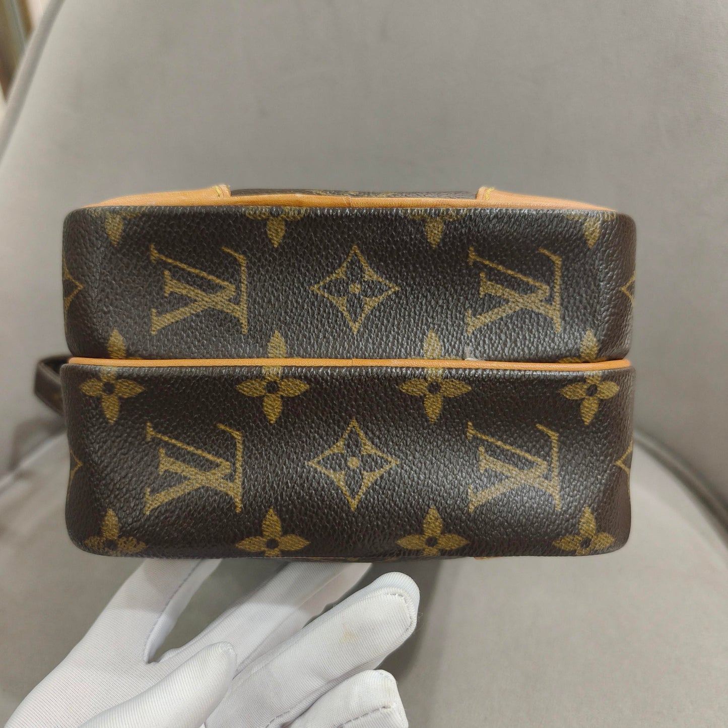 Louis Vuitton - Monogram Double-Layer Camera Bag - Monogram Canvas with Vachetta Leather Trim - Brown - (small)