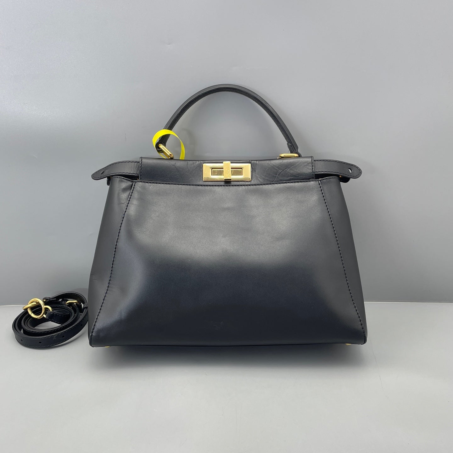 Fendi - Peekaboo Medium - Leather - Black - (medium)