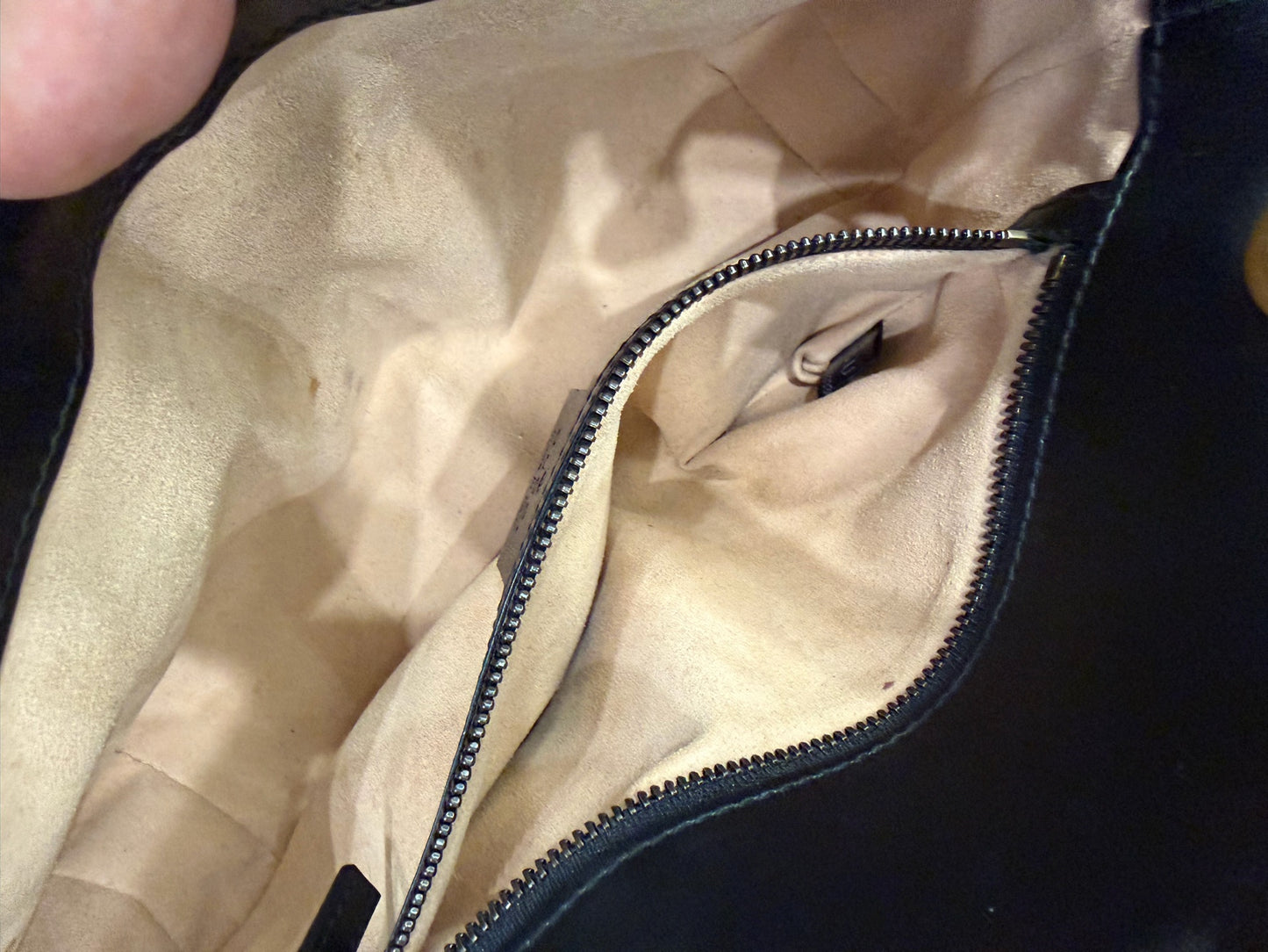 Gucci - GG Marmont Matelassé Shoulder Bag - Leather - Black - (medium)