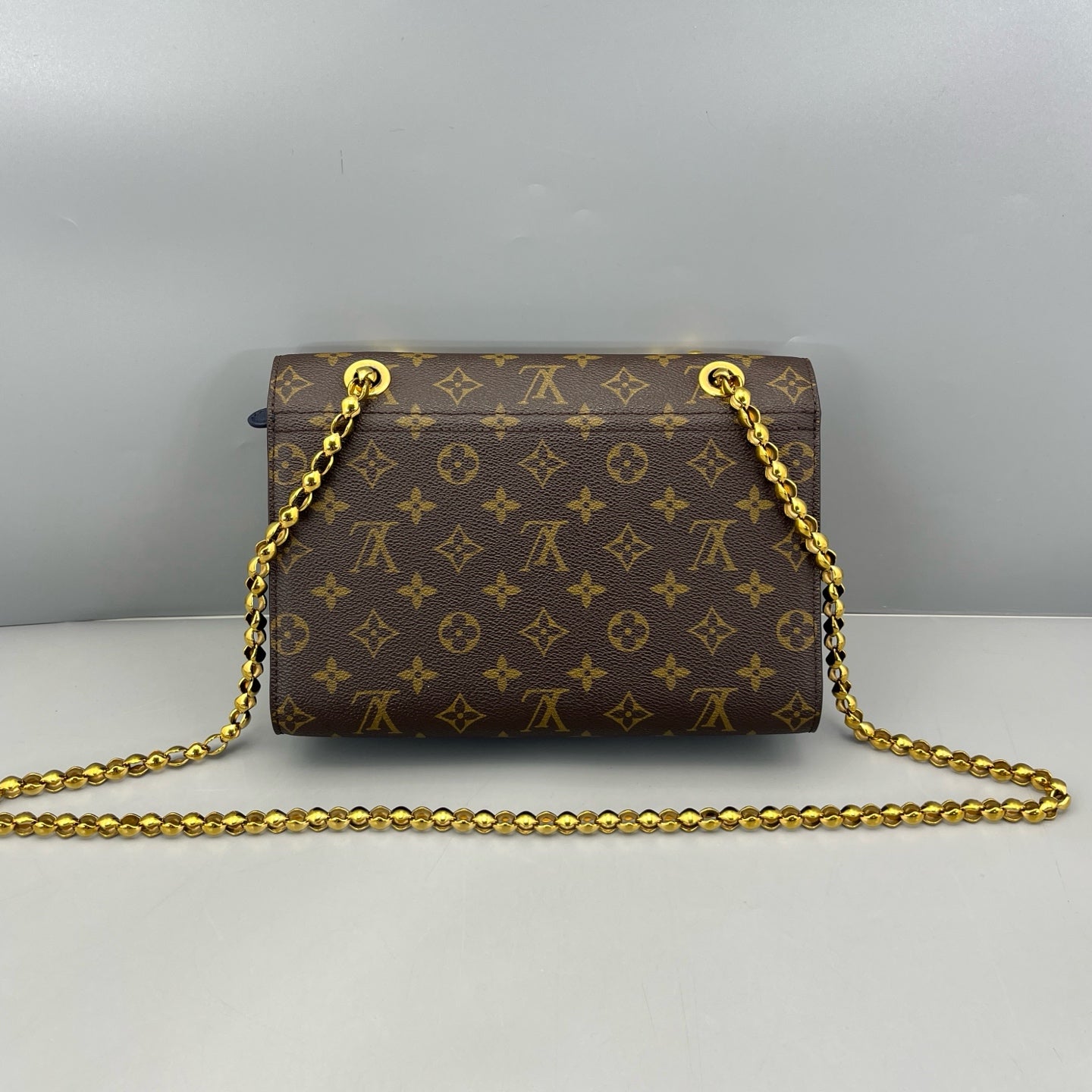 Louis Vuitton - Victoria Chain Bag - Monogram coated canvas with grained leather trim - Brown and Blue - (medium)