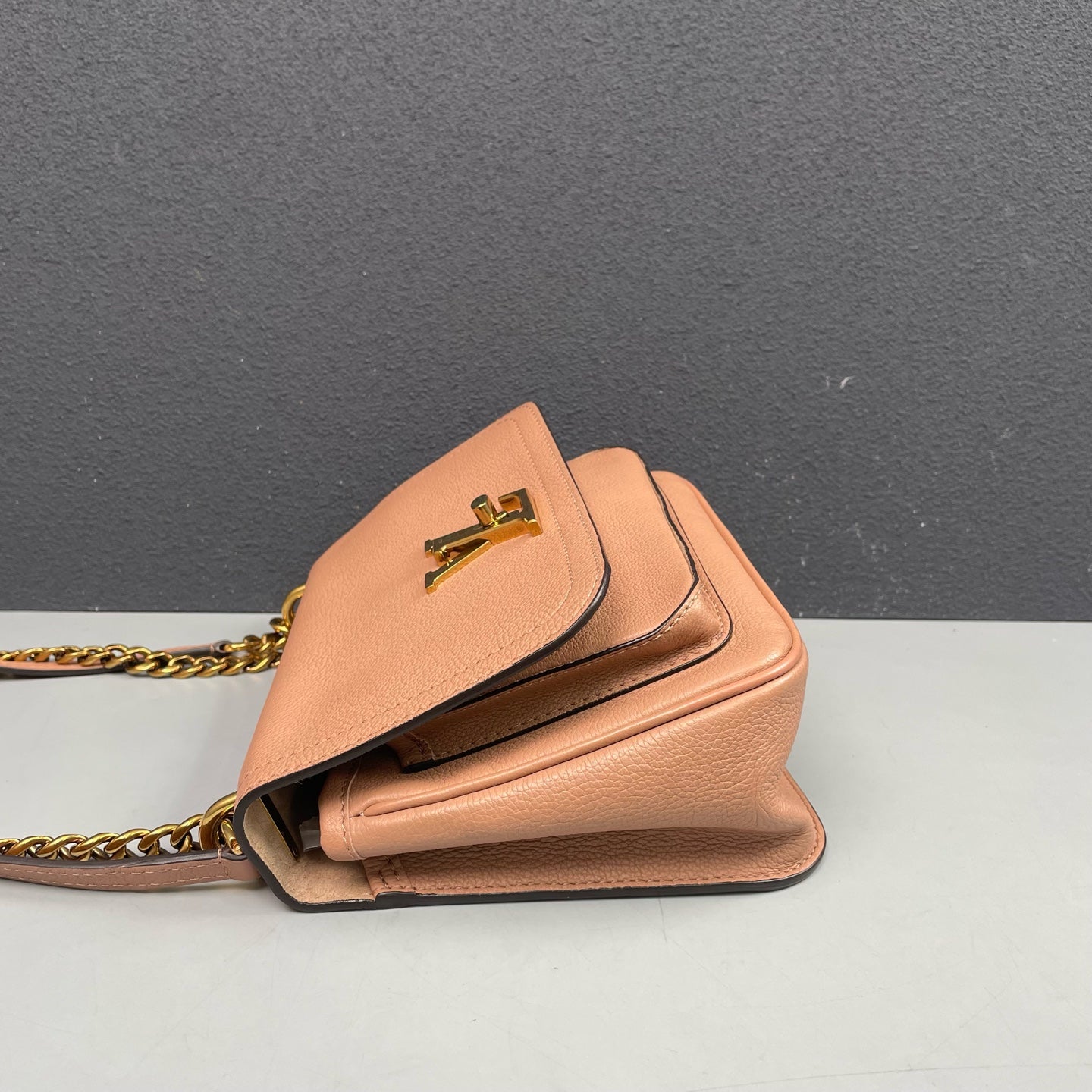 Louis Vuitton - Lockme Chain - Grained calfskin leather - Pink - (Small)