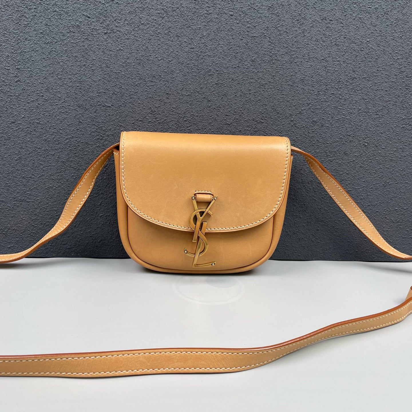 Saint Laurent - Kaia Mini Saddle Bag - Smooth calfskin leather - Camel - (mini)
