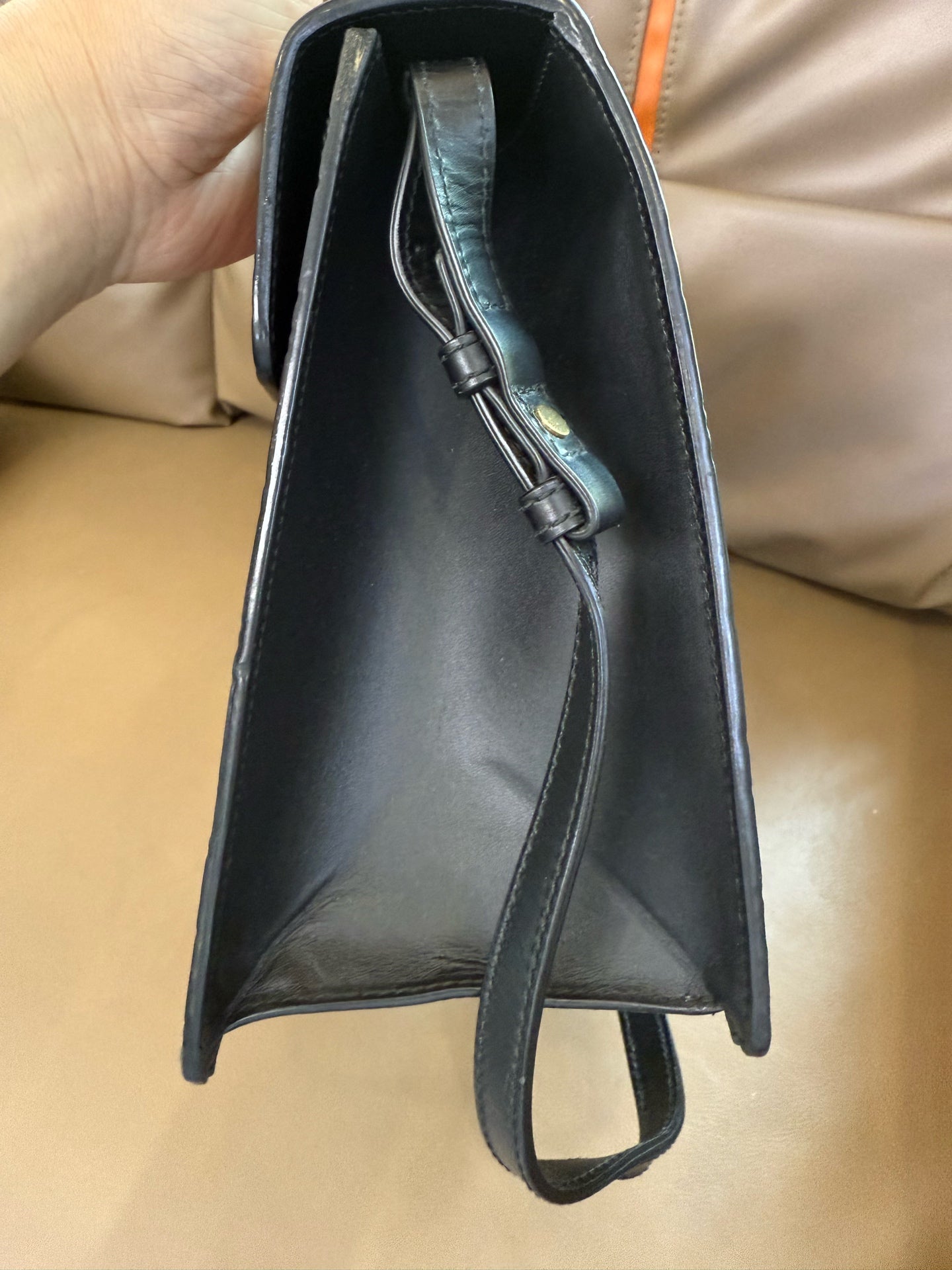 Gucci - Sylvie Large Flame Motif - Leather - Black - (Large)