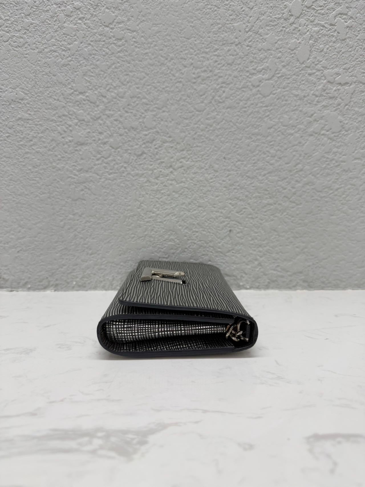 Louis Vuitton - Twist WOC - Epi leather - Silver Grey - (mini)