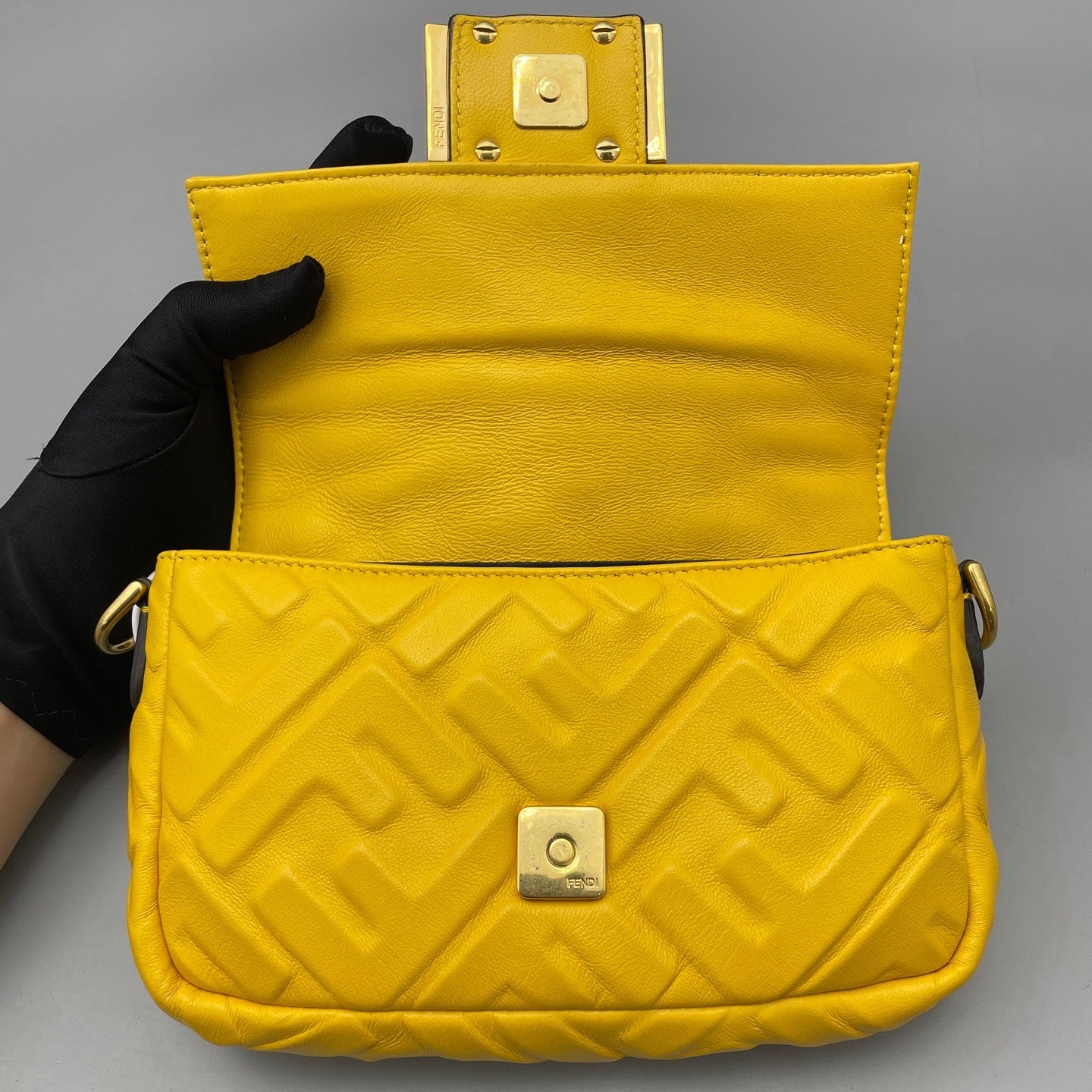 Fendi - Baguette Mini 8BS017 - Leather - Yellow - (mini)
