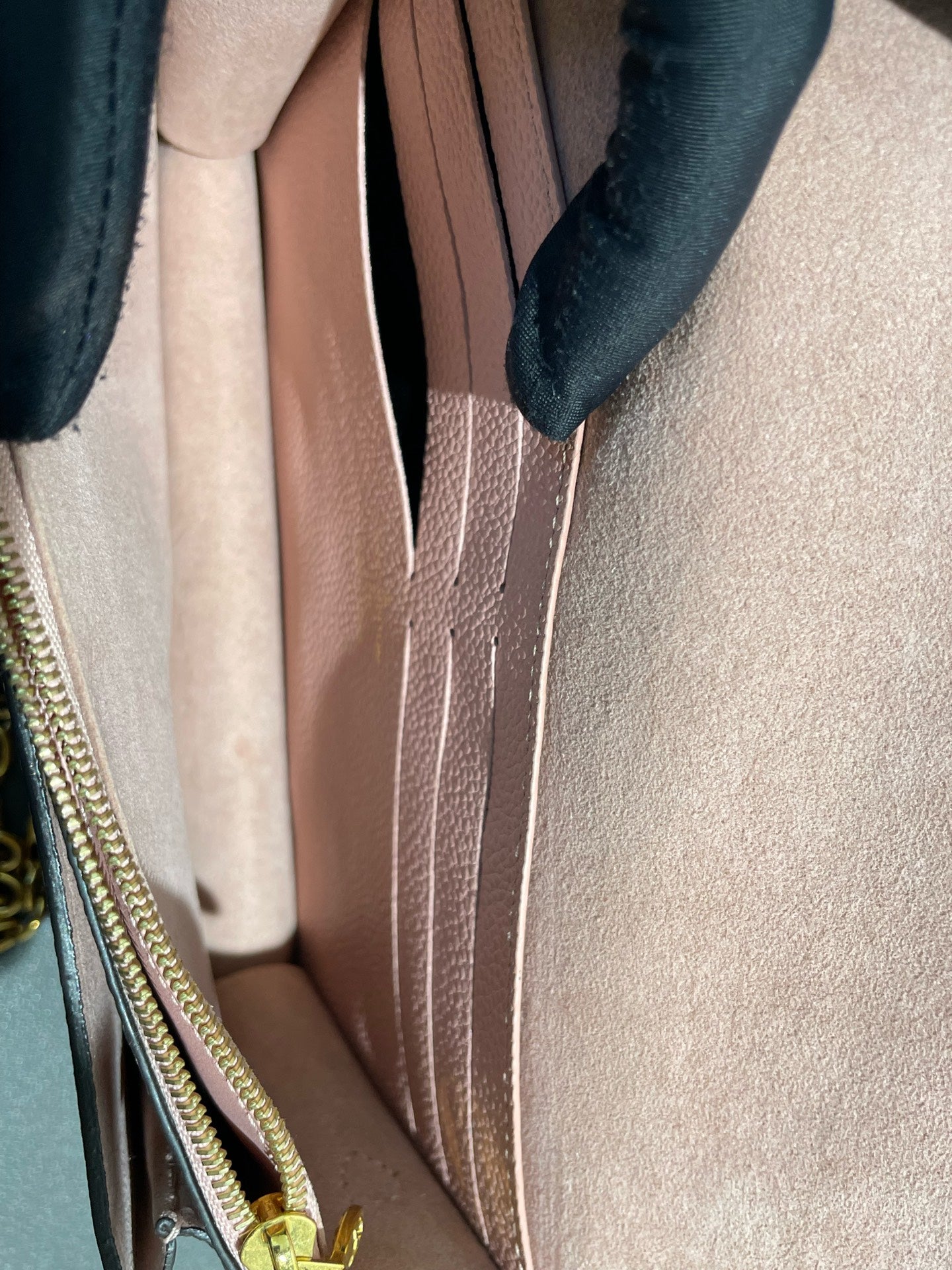Louis Vuitton - Vavin WOC - Leather - Pink - (mini)