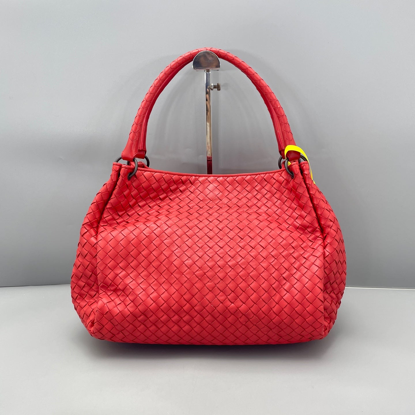 Bottega Veneta - Intrecciato Hobo Tote - Leather - Red - (medium)