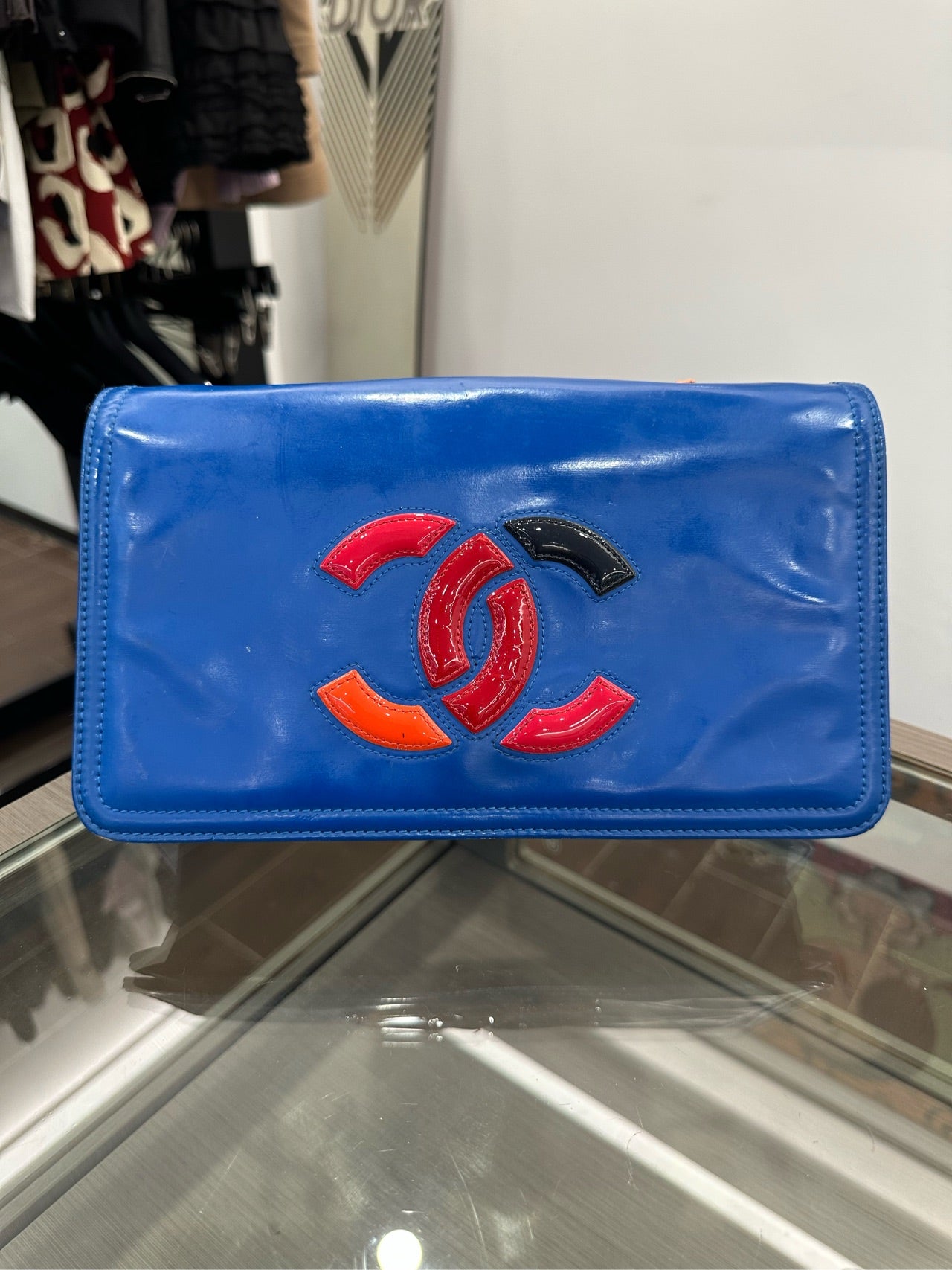 Chanel - WOC (Wallet on Chain) with Colorful Jumbo CC Logo - Patent leather - Blue - (small)