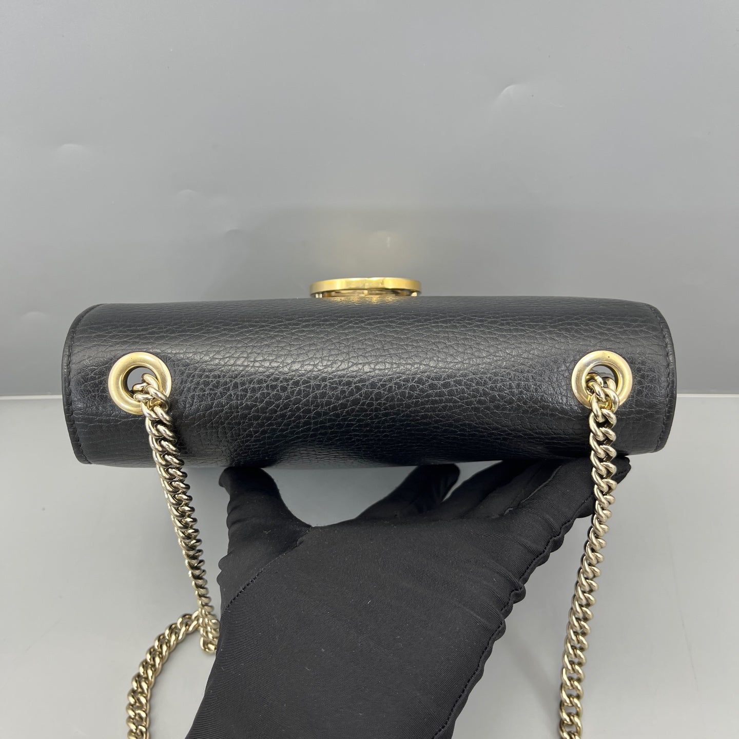 Gucci - Interlocking G Small Shoulder Bag - Grained leather - Black - (small)