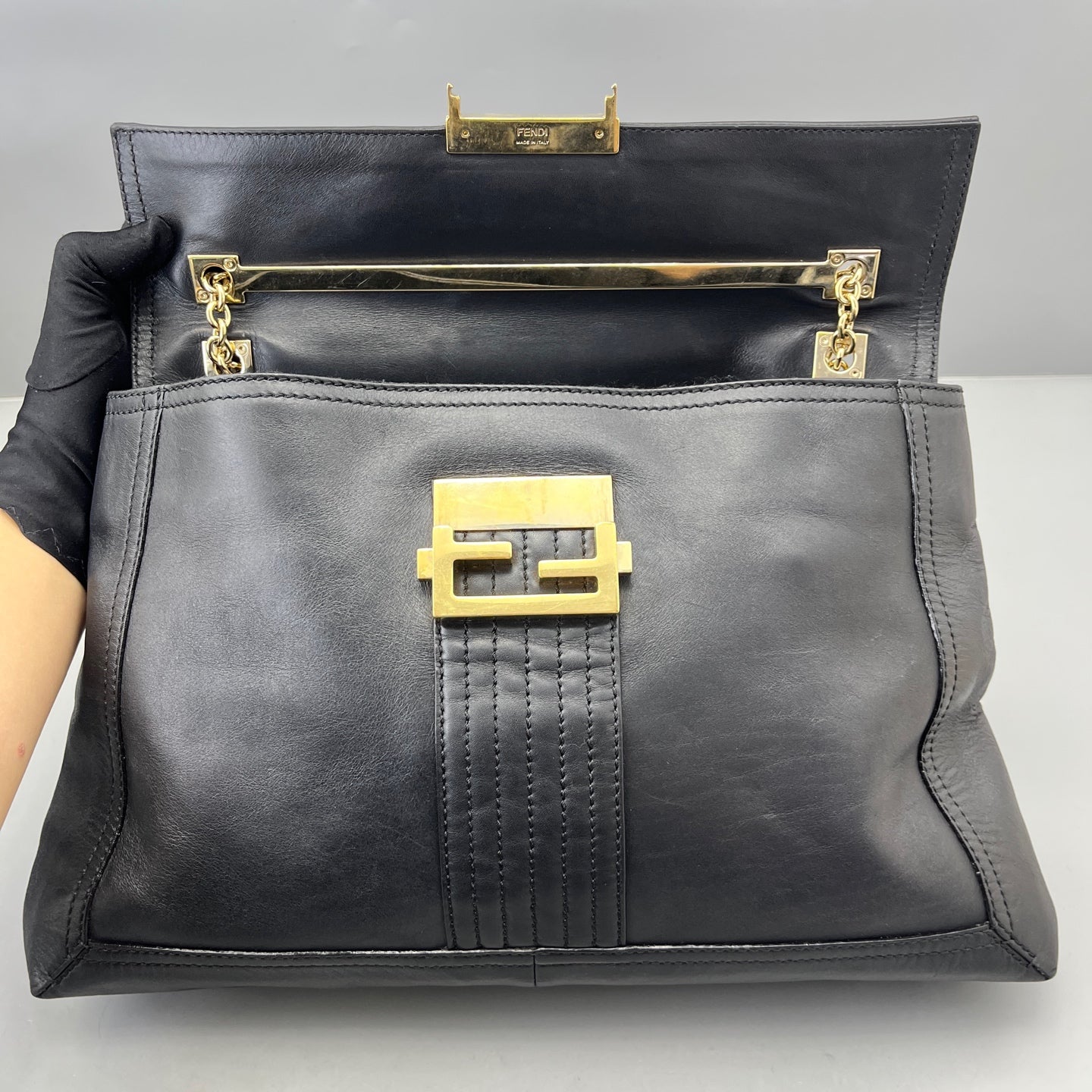 Fendi - Baguette Chain Bag - Leather - Black - (Large)