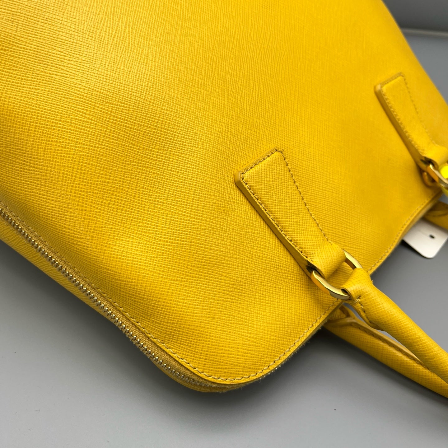 Prada - Galleria Dome Bag - Saffiano leather - Yellow - (Medium)