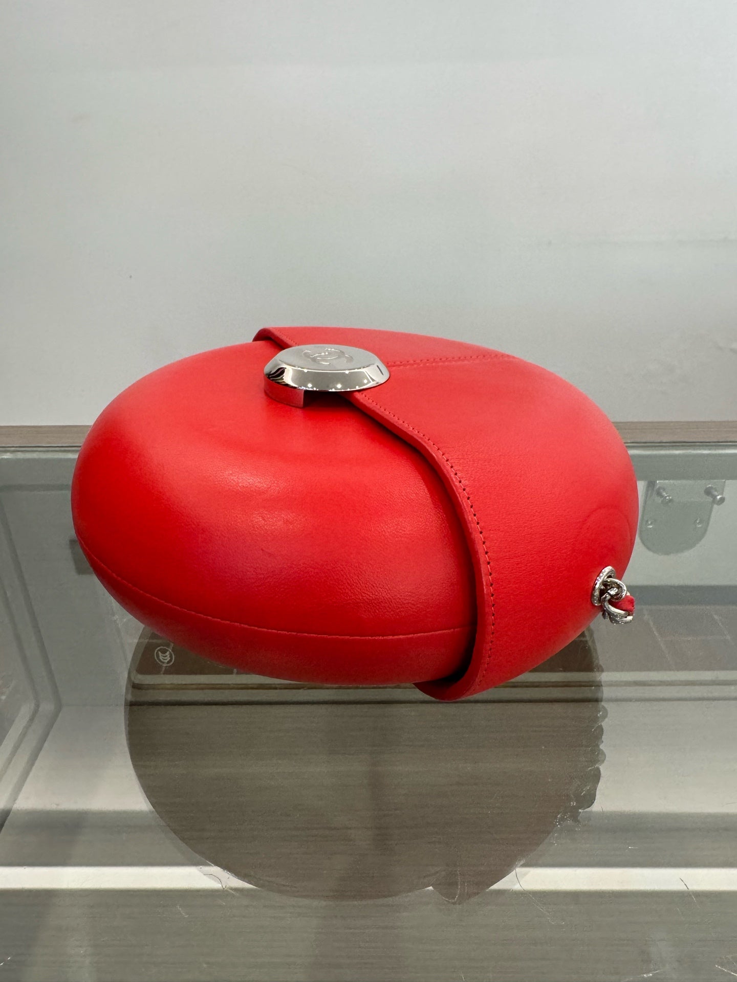 Chanel - Limited Edition Round Minaudiere with Chain - Leather - Red - (mini)