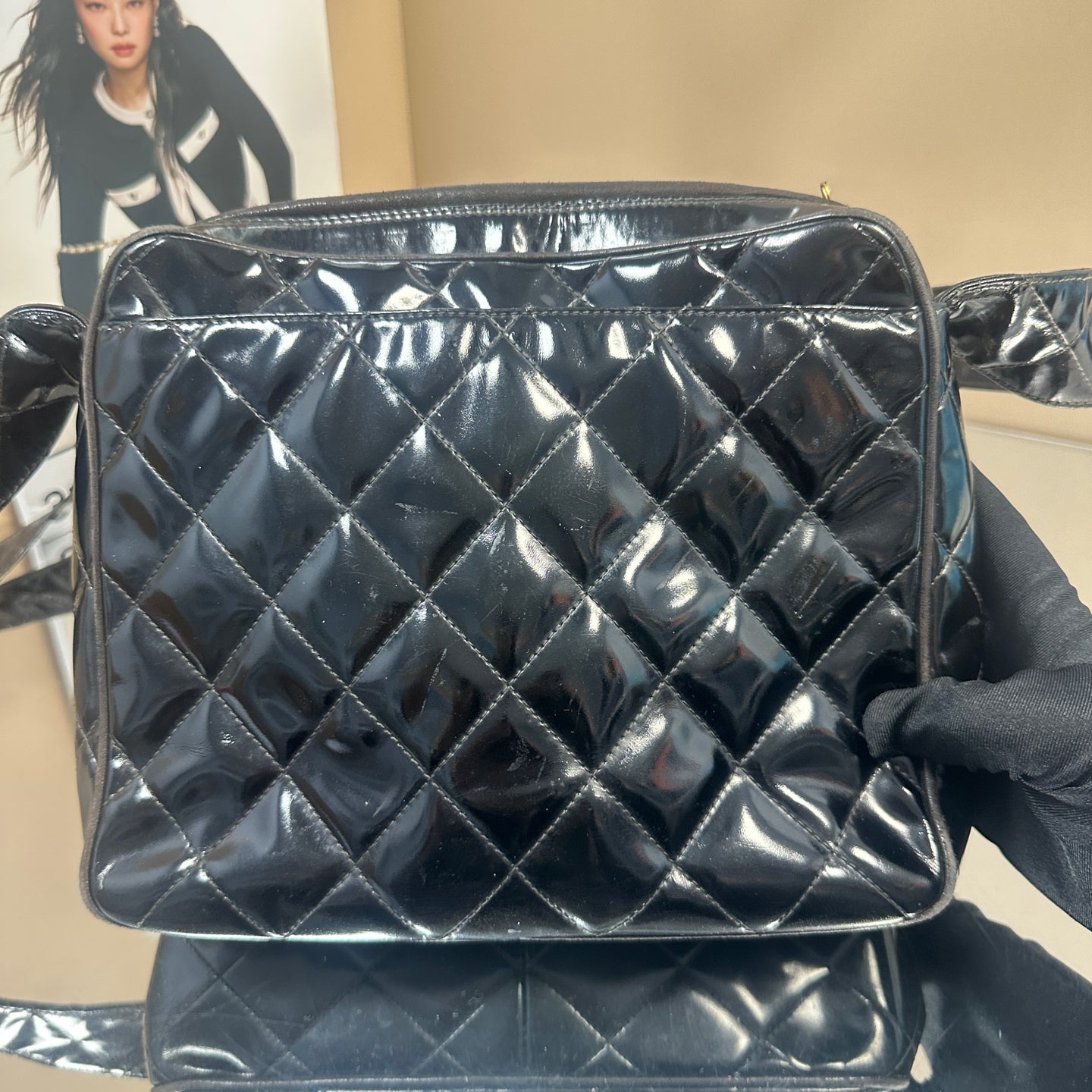 Chanel - Vintage Quilted Camera Bag - Patent leather - Black - (Small)