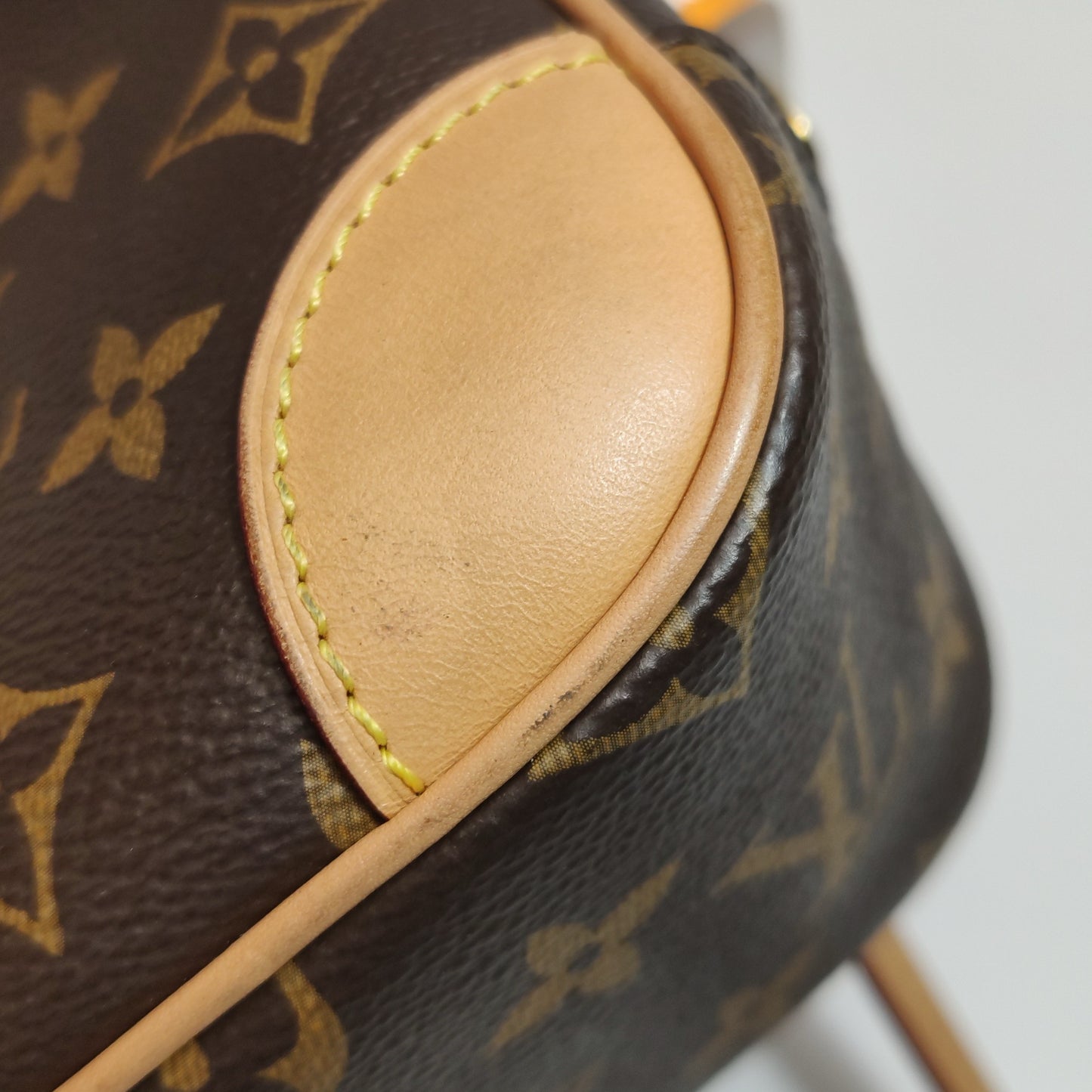 Louis Vuitton - Monogram Camera Bag - Monogram coated canvas with Vachetta leather trim - Brown - (small)
