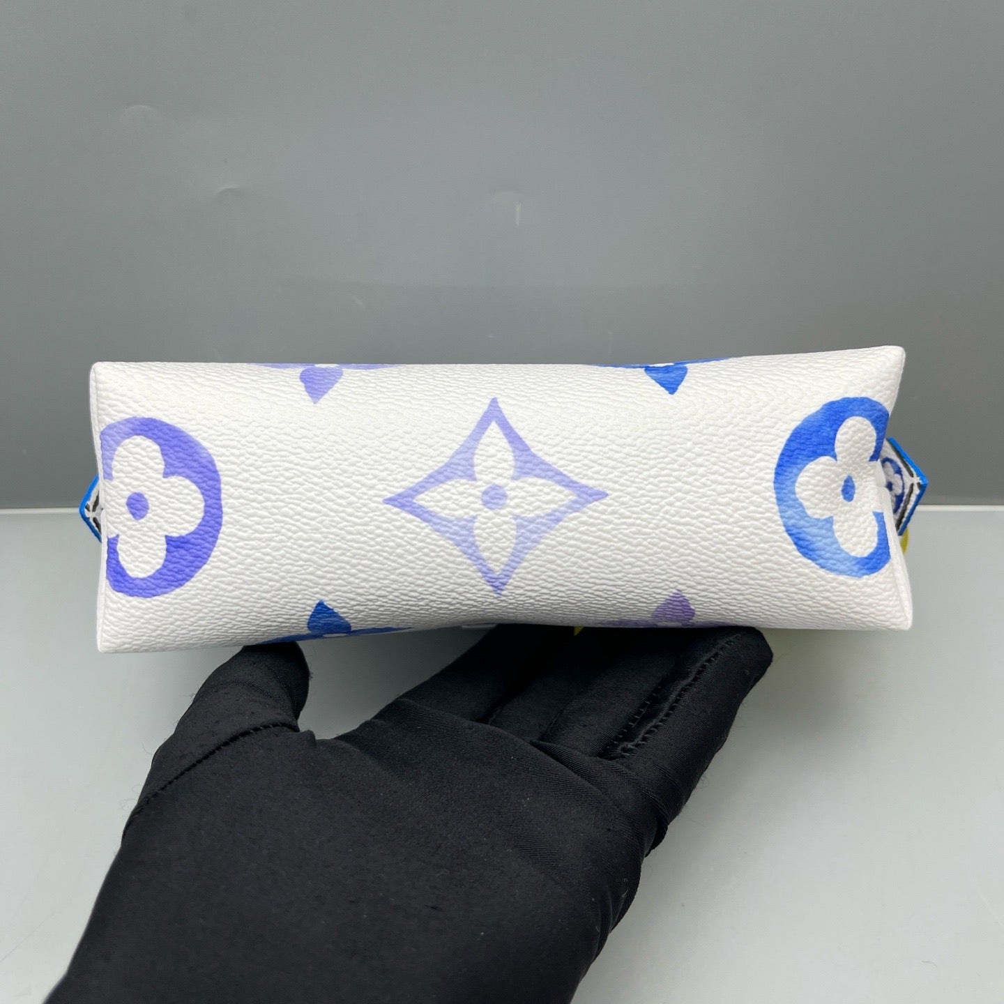 Louis Vuitton - Pochette Cosmétique Mini - Leather - White - (mini)