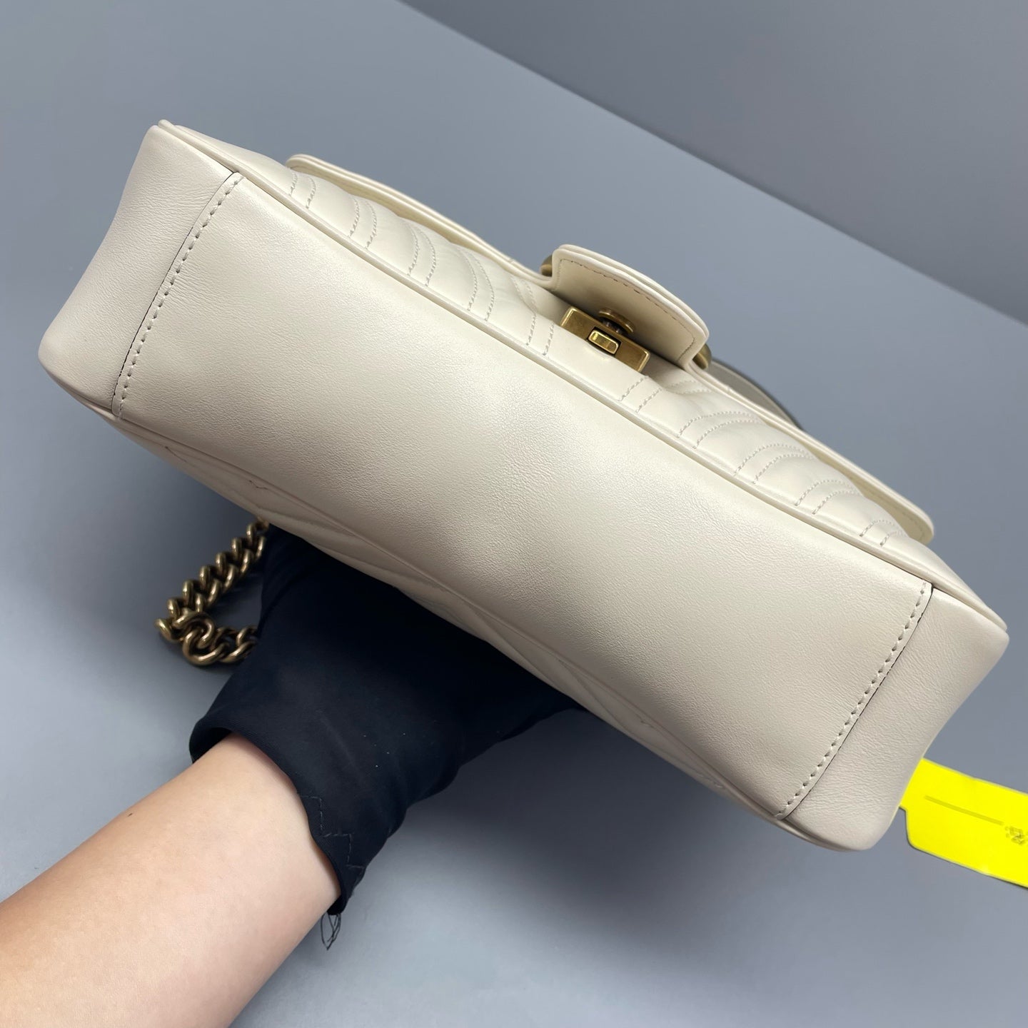 Gucci - GG Marmont Matelassé Small Shoulder Bag 2.0 - Calfskin leather - White with Gold-Tone Hardware - (small)