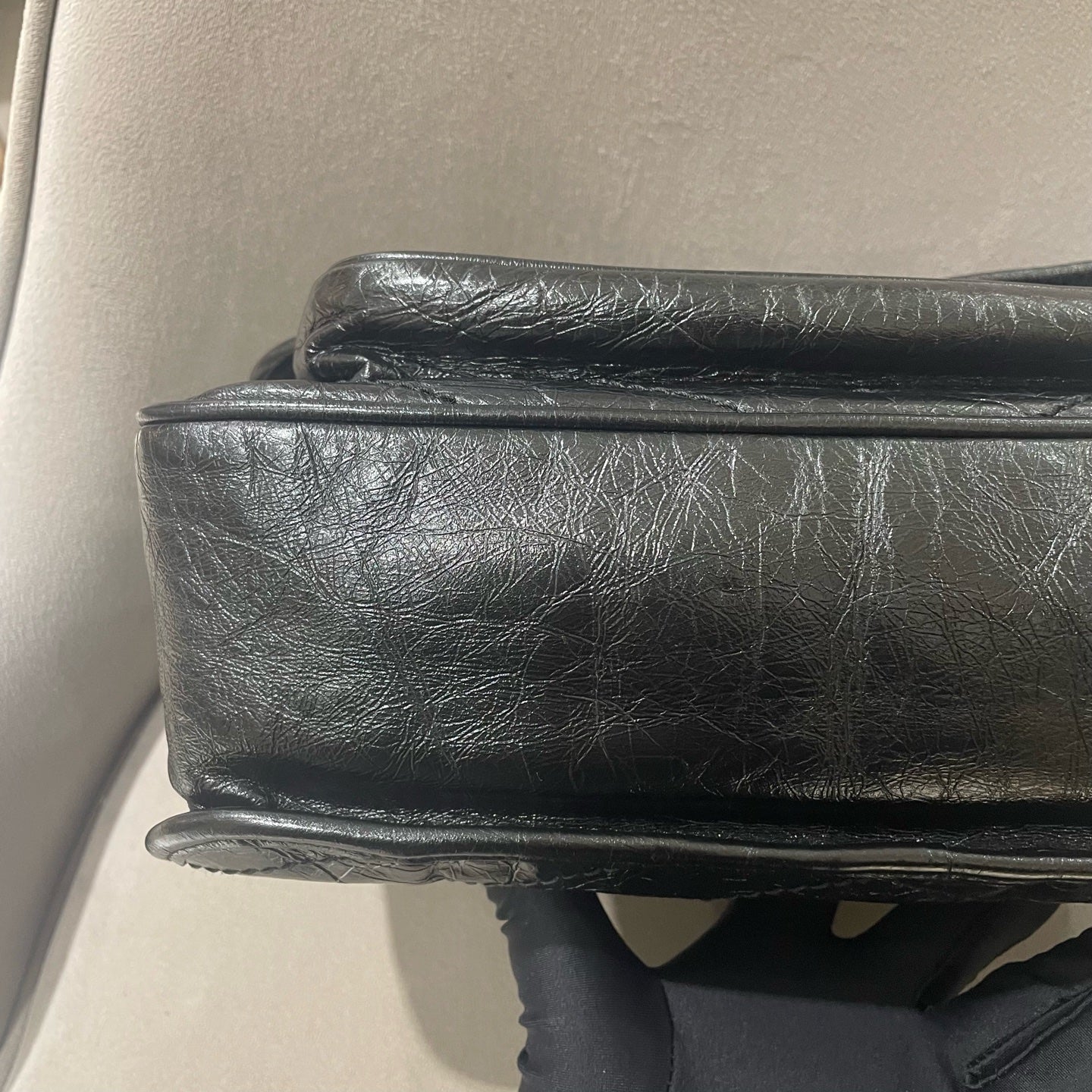 Saint Laurent - Niki Medium - Distressed waxed leather - Black - (medium)