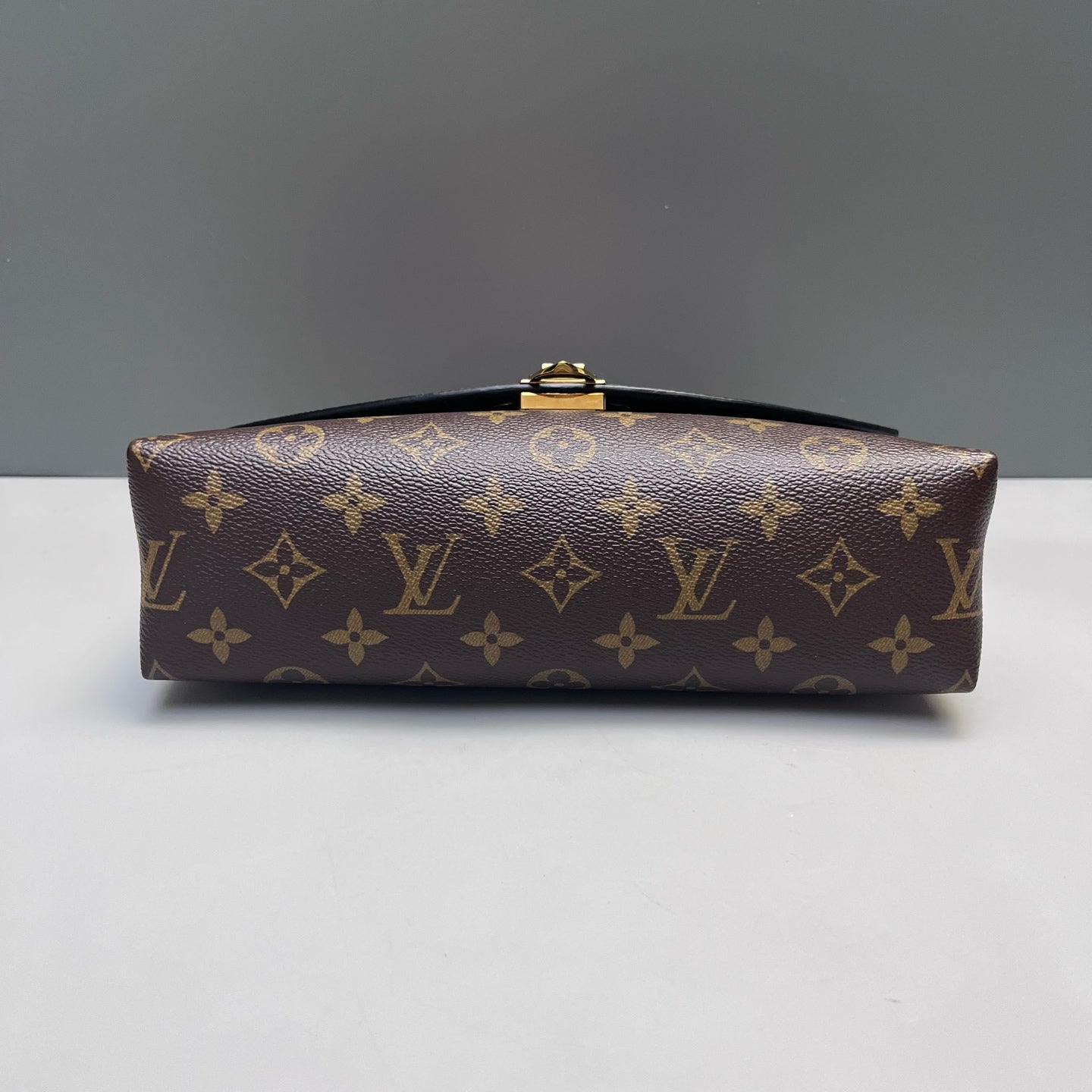 Louis Vuitton - Pallas Chain - Monogram coated canvas and grained leather - Brown and Red - (Medium)