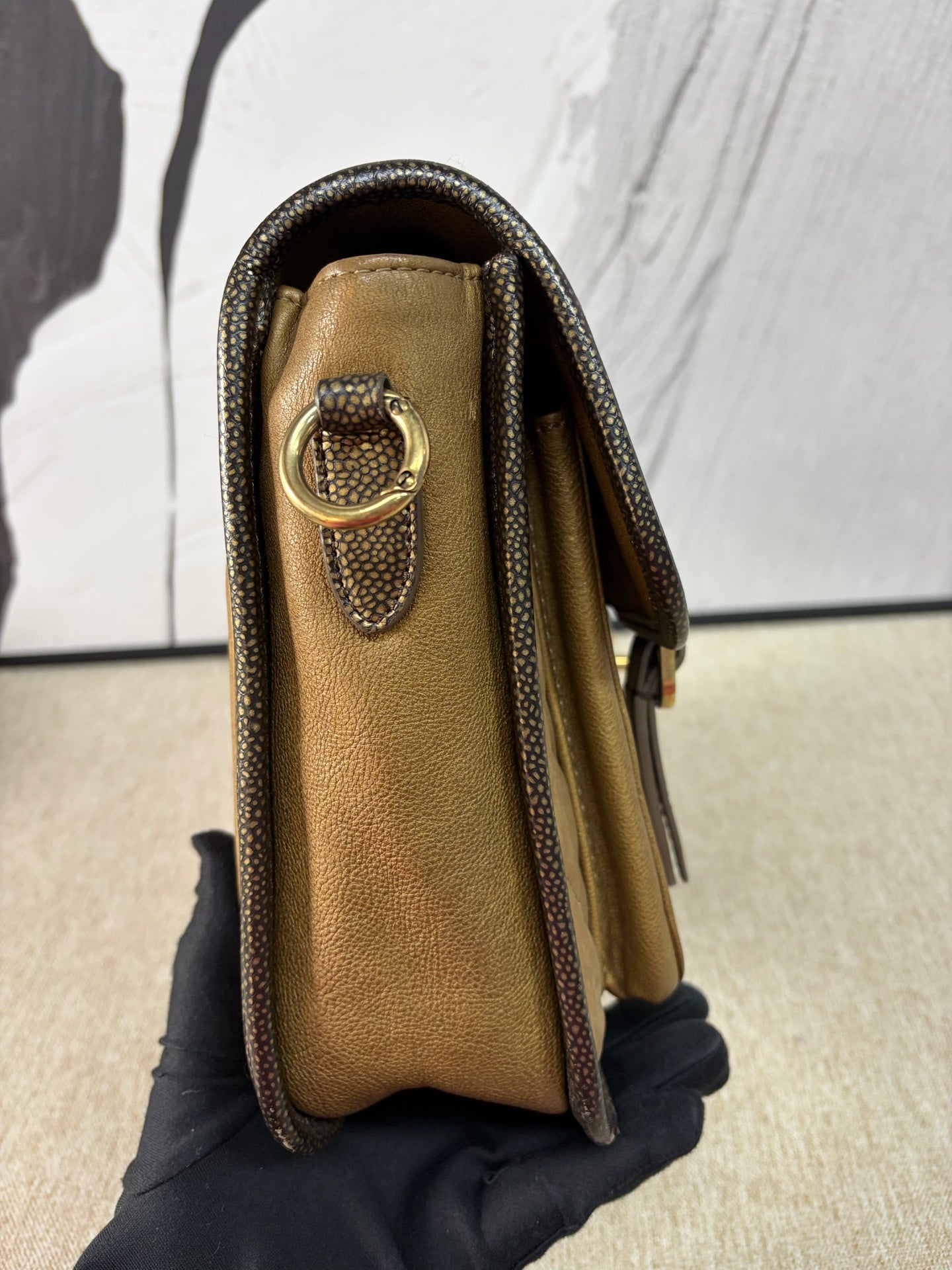 Chanel - Cambridge Messenger Bag - Grained leather - Brown with gold accents - (Medium)