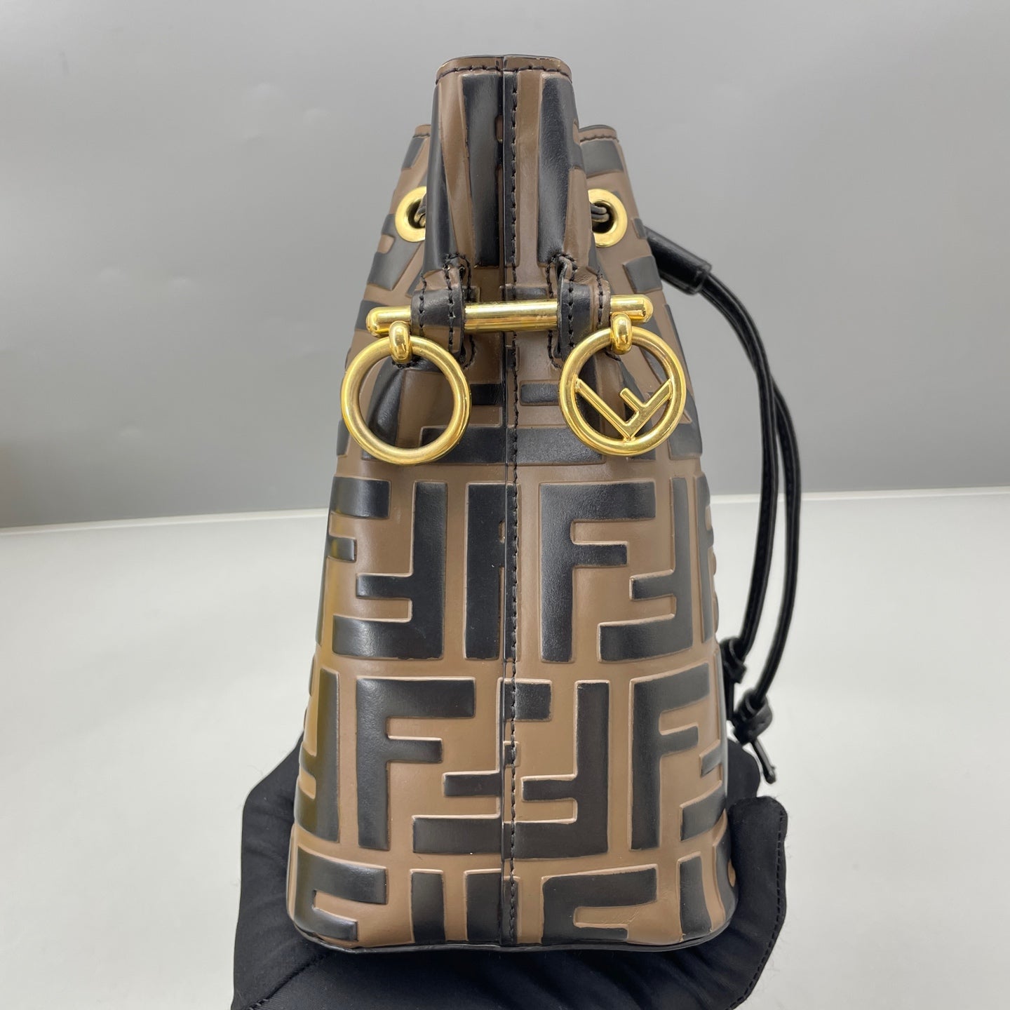 Fendi - Mon Tresor Bucket Bag - Embossed leather and smooth leather trim - Brown and Black - (Mini)