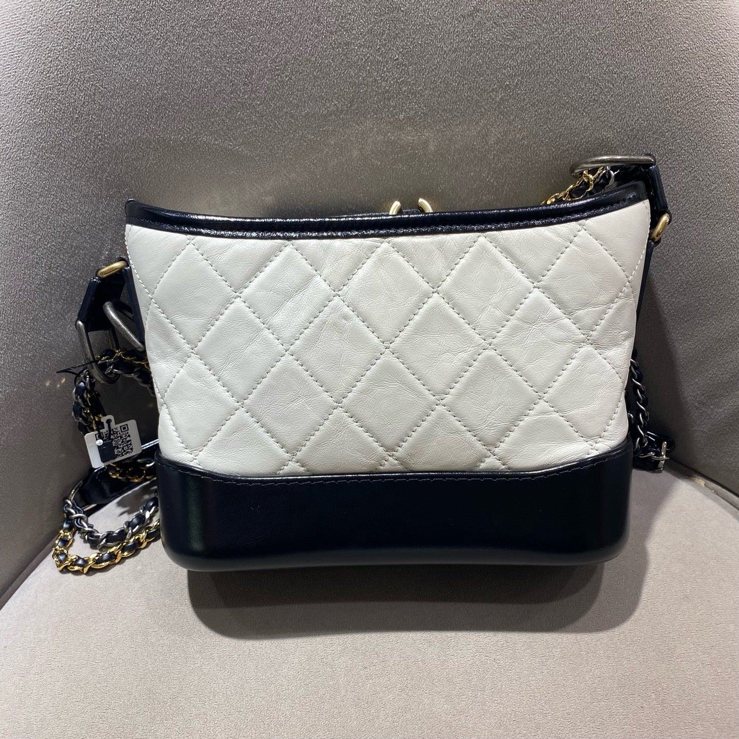 Chanel - Gabrielle Hobo - Calfskin leather - Black and White - (Small)