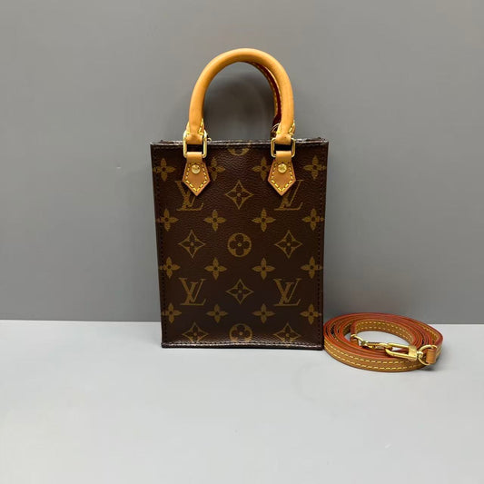 Louis Vuitton - Mini Sac Plat - Monogram canvas with natural Vachetta leather trim - Brown - (mini)