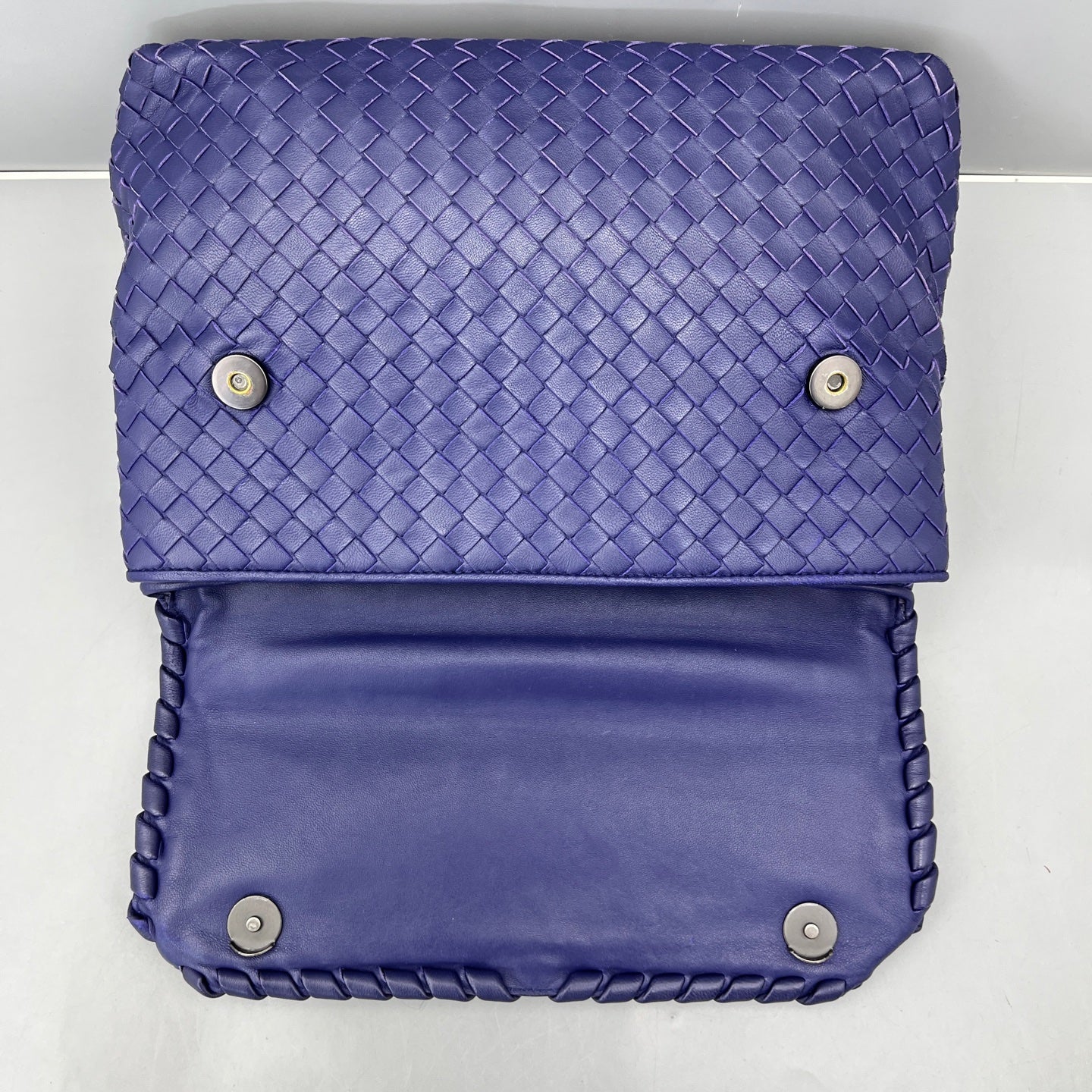 Bottega Veneta - Intrecciato Flap Shoulder Bag - Leather - Purple - (Medium)