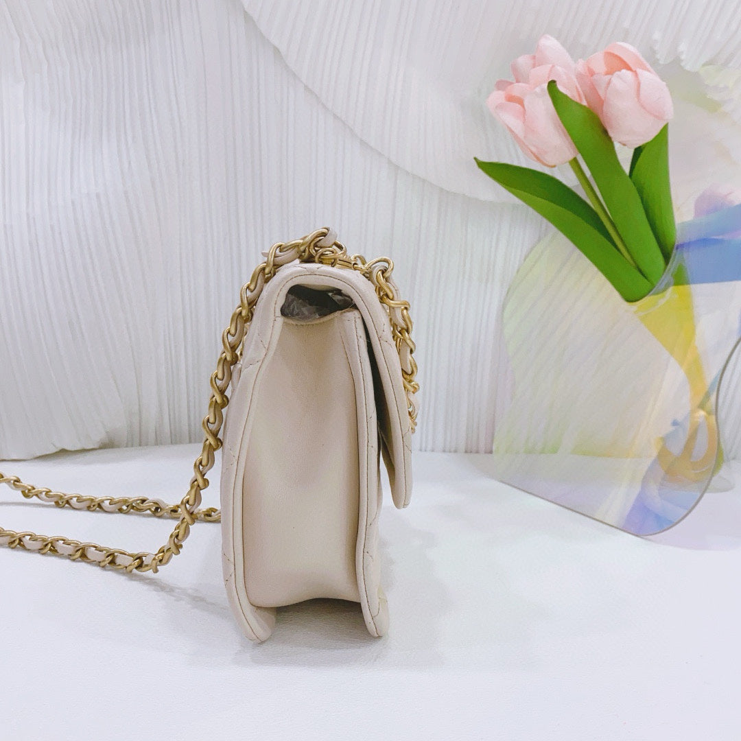 Chanel - Small Quilted Flap Bag with Medallion Chain Details - Lambskin leather - Beige - (Small)