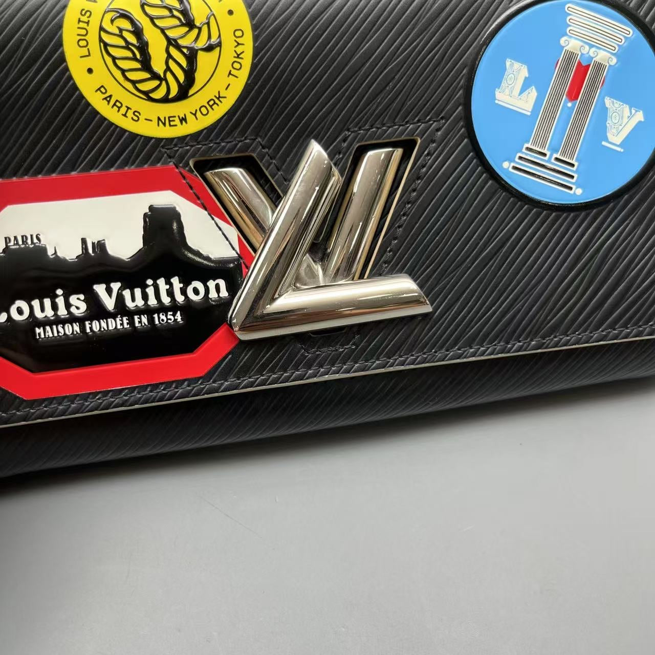 Louis Vuitton - Twist Chain Bag with Patches - Epi Leather - Black - (mini)