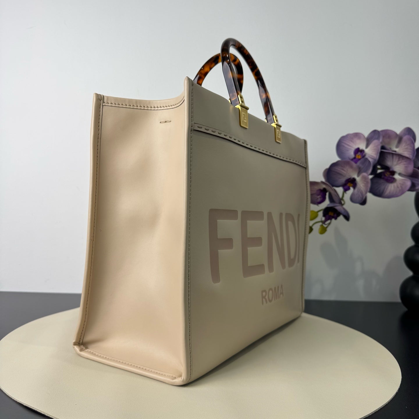 Fendi - Sunshine Shopper Tote - Leather - Cream White - (Medium)