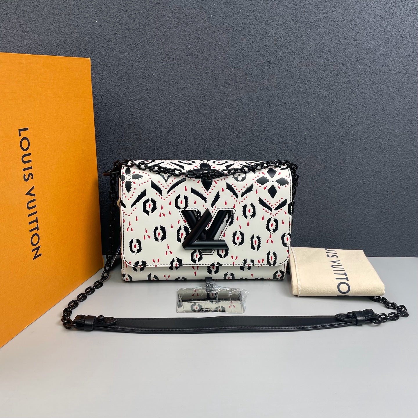 Louis Vuitton - Twist Chain Bag - Leather - White - (Medium)